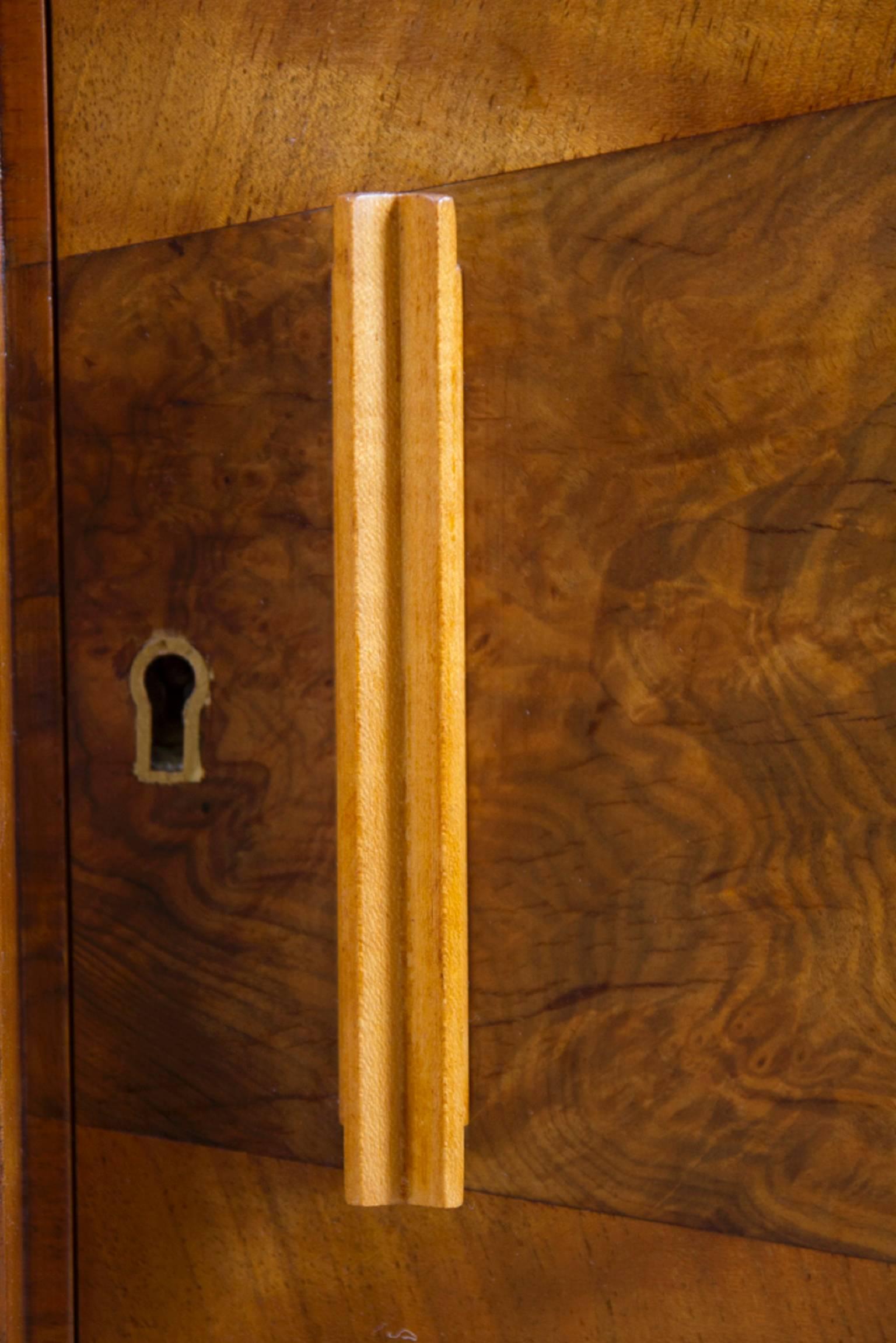 1920s Art Deco Satinwood Maple Display Cabinet 1