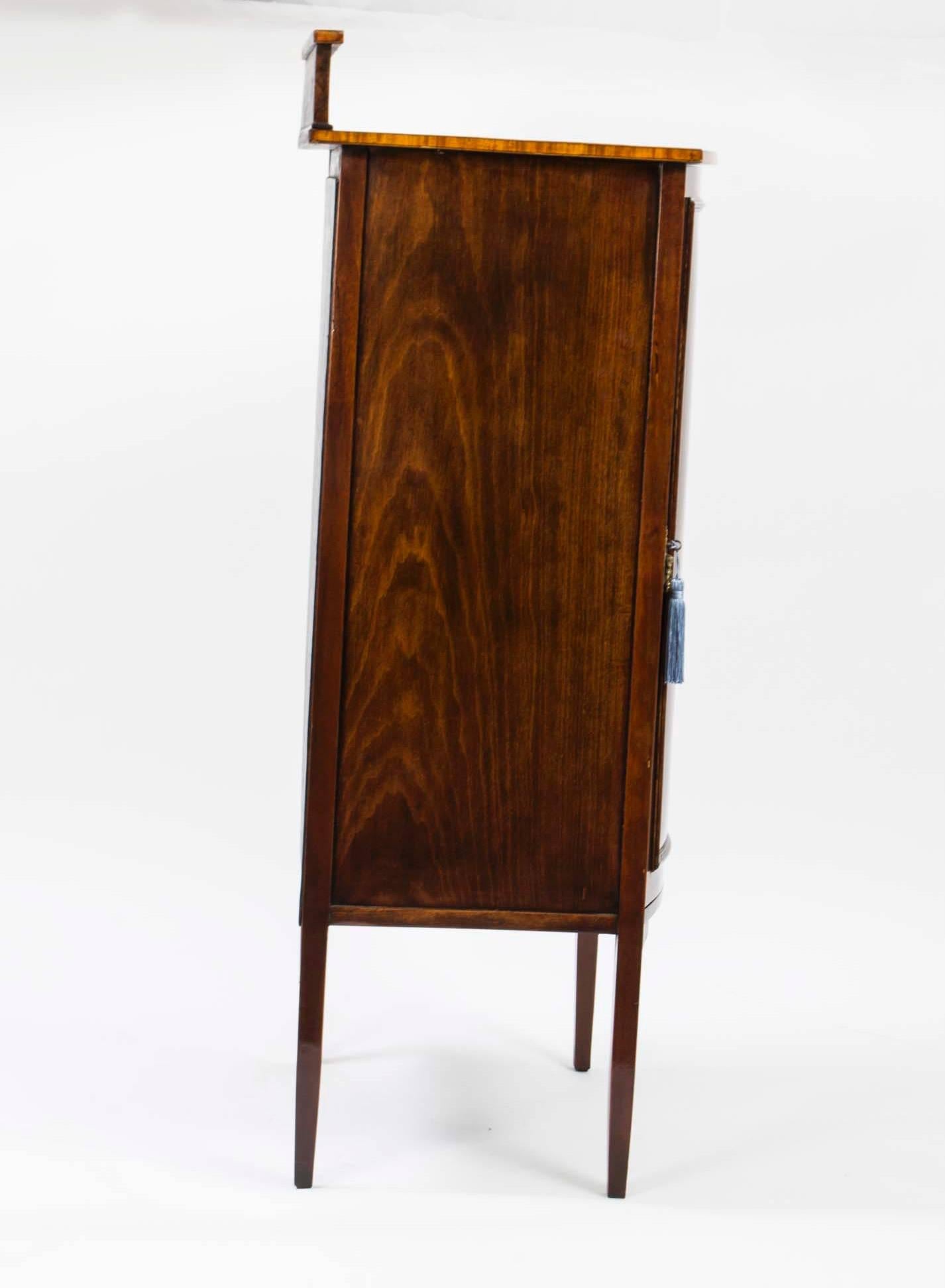 Antique Pair of Edwardian Mahogany Music Cabinets, circa 1900 In Excellent Condition In London, GB