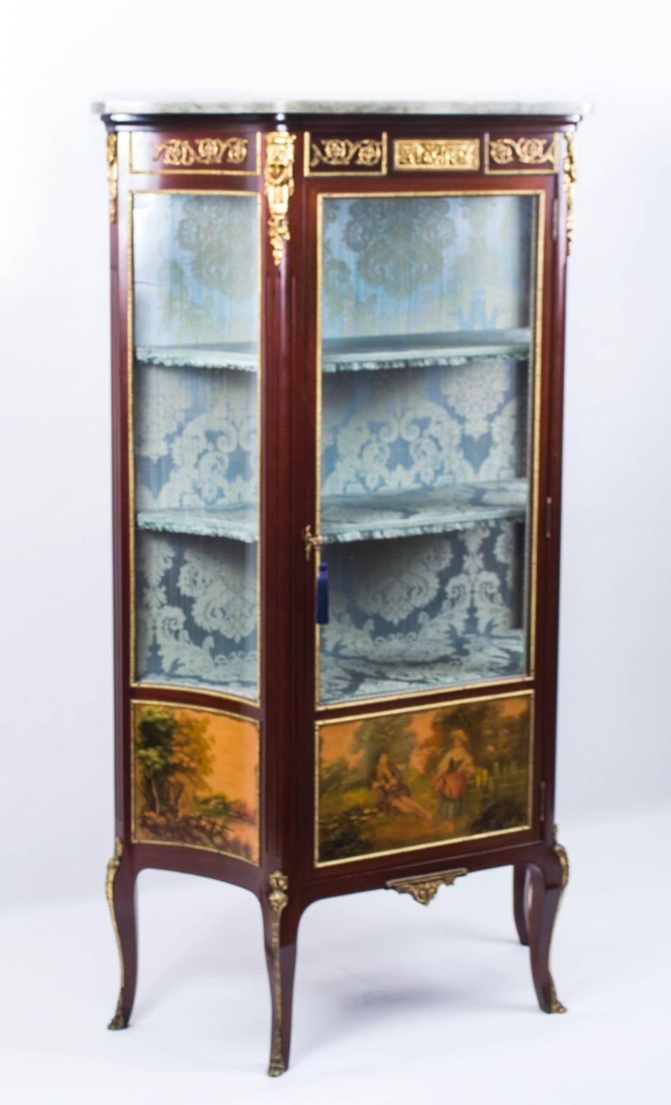 19th Century French Vernis Martin Vetrine Display Cabinet 3