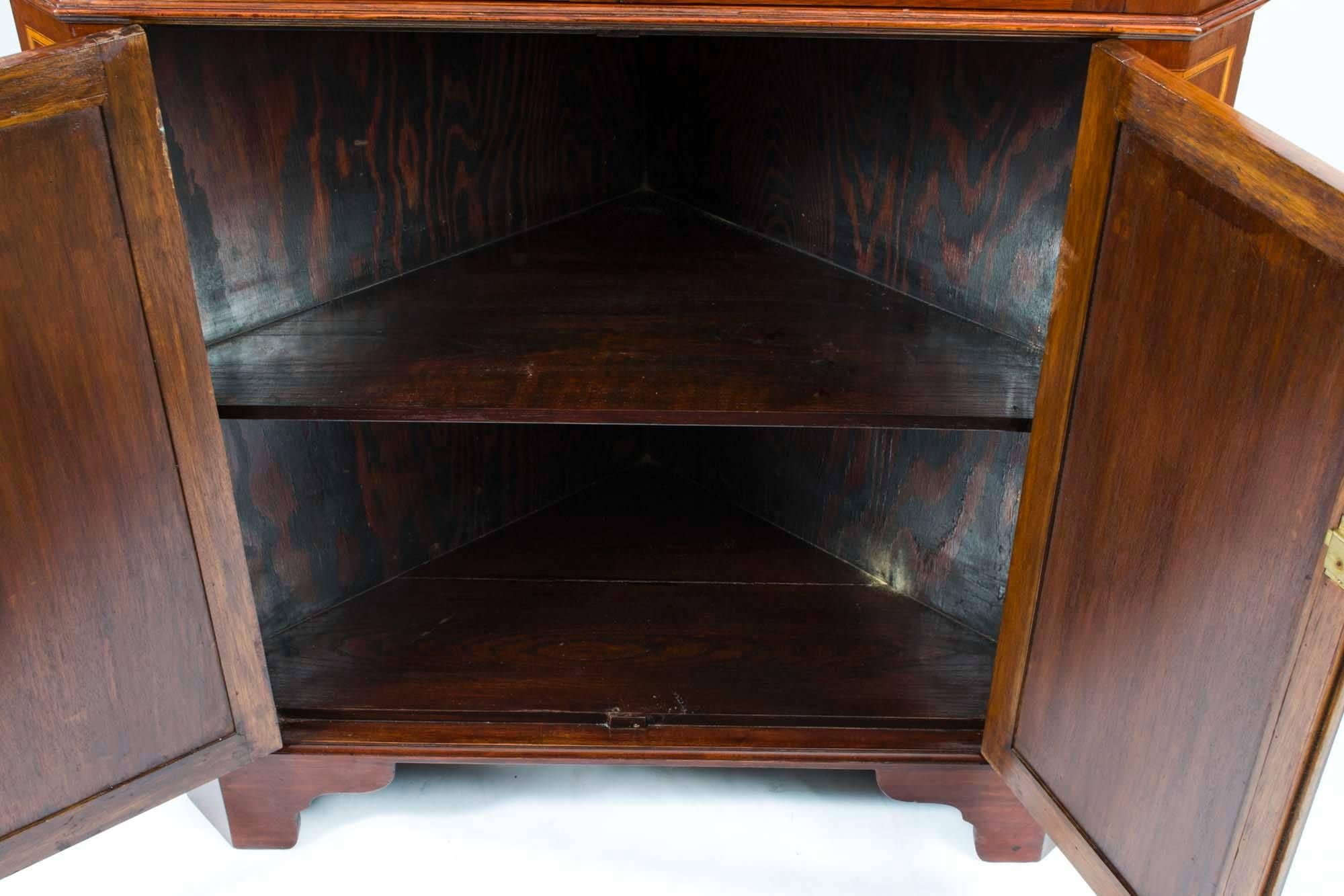 Antique  Victorian Inlaid Two-Door Corner Cabinet 19th C In Excellent Condition In London, GB