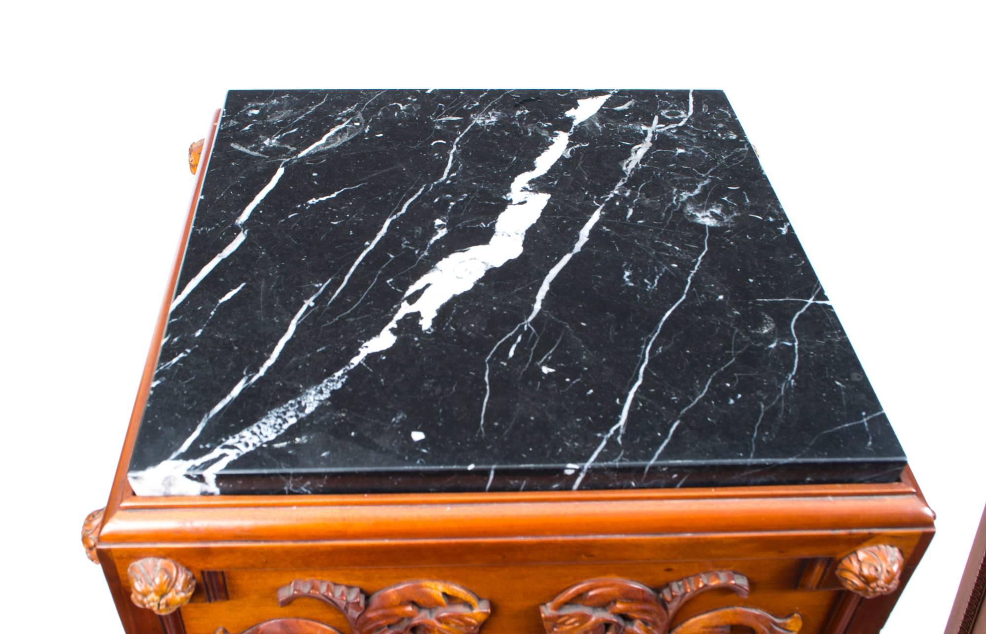 Vintage Pair of Adam Style Marble-Top Pedestals In Excellent Condition In London, GB