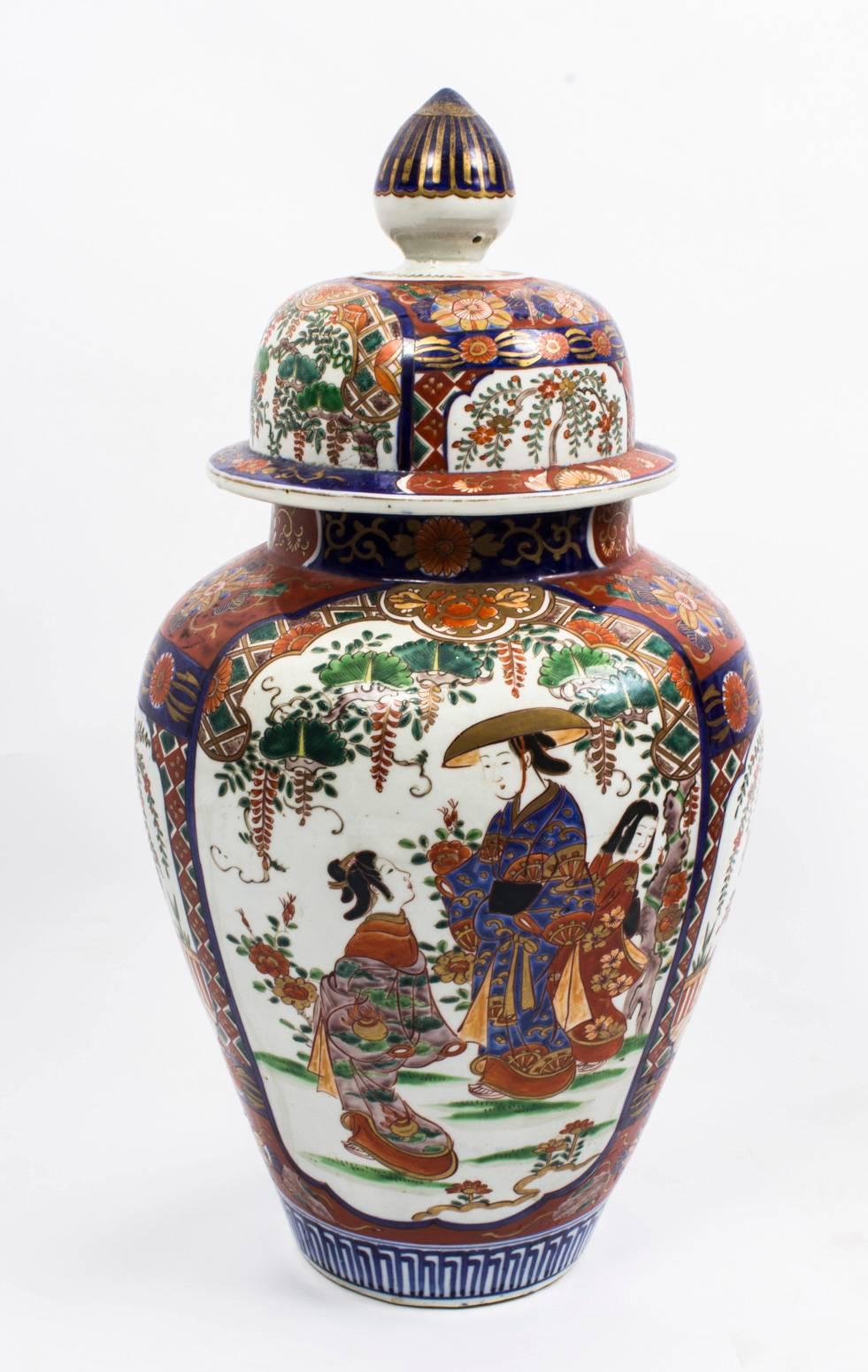 Antique Large Pair of Japanese Imari Porcelain Vases, circa 1870 4