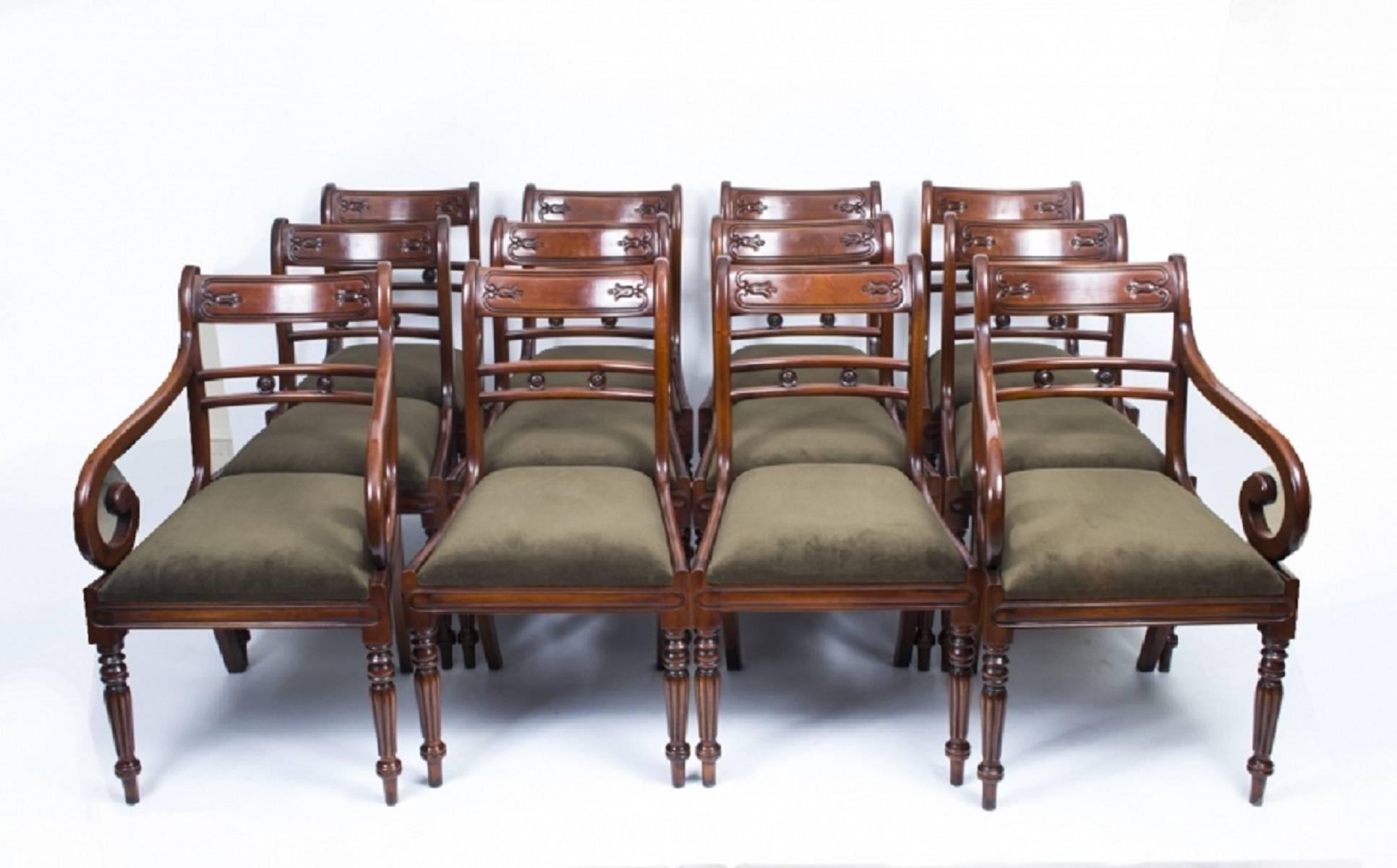 Antique William IV Mahogany Extending Dining Table and 12 Chairs In Excellent Condition In London, GB