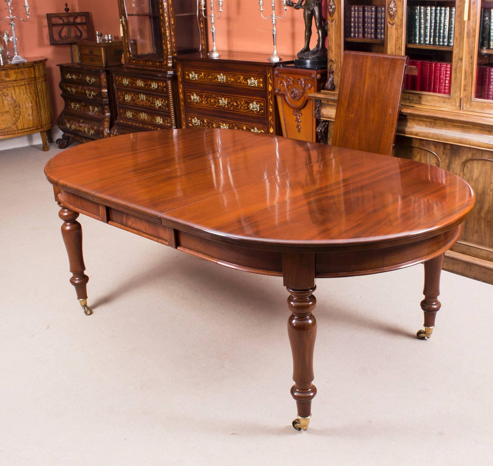 Antique Victorian Mahogany Dining Table C1880 and Eight Chairs In Excellent Condition In London, GB