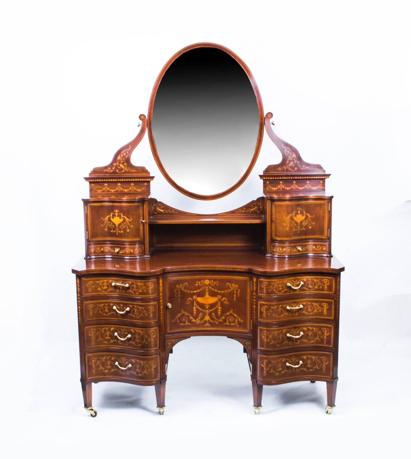 Late 19th Century Antique Victorian Bedroom Suite by Edwards & Roberts, circa 1880