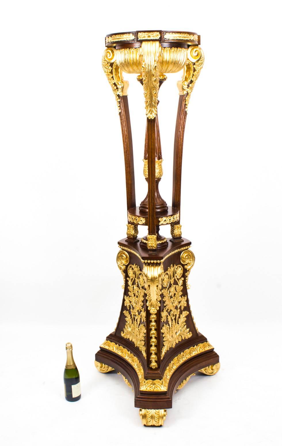 Paire de torchères de style Empire en acajou et bois doré sculpté, 20ème siècle en vente 3