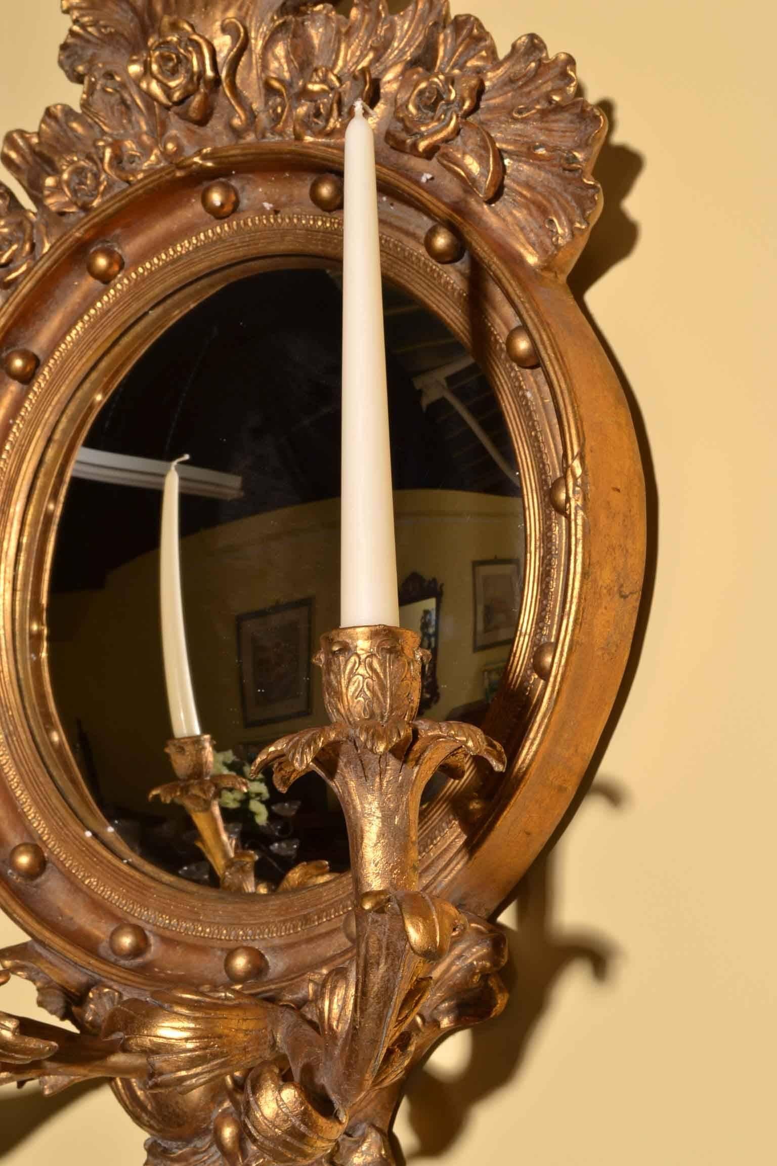 Pair of Italian Gilded Convex Mirror with Candleholders In Excellent Condition In London, GB