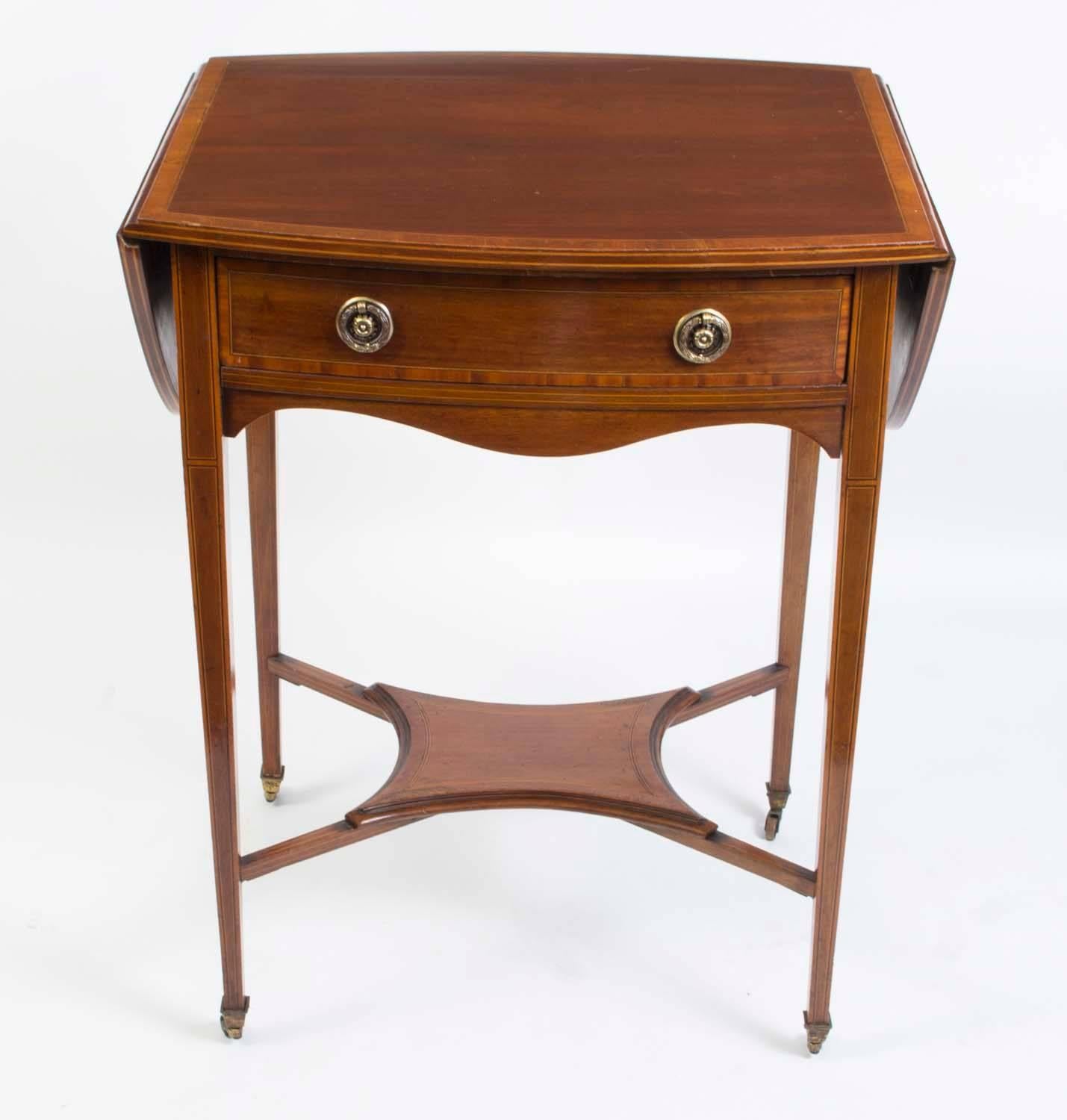 Early 20th Century Edwardian Inlaid Occasional Table For Sale 3