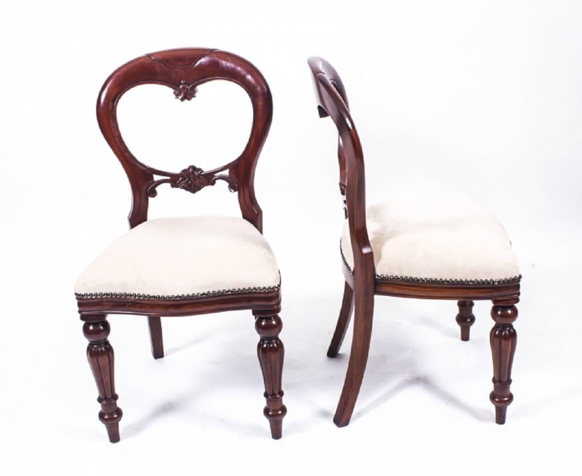 Antique Victorian Oval Dining Table and Eight Chairs, circa 1860 3