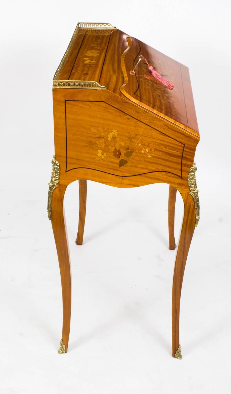19th Century Satinwood and Marquetry Bureau De Dame 3