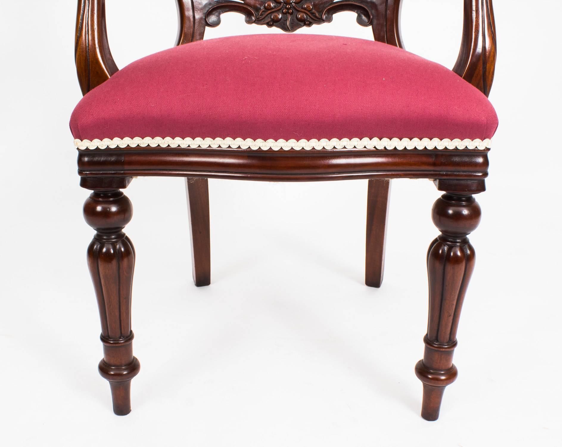 Set of 12 Victorian Style Mahogany Balloon Back Dining Chairs, 20th Century 2