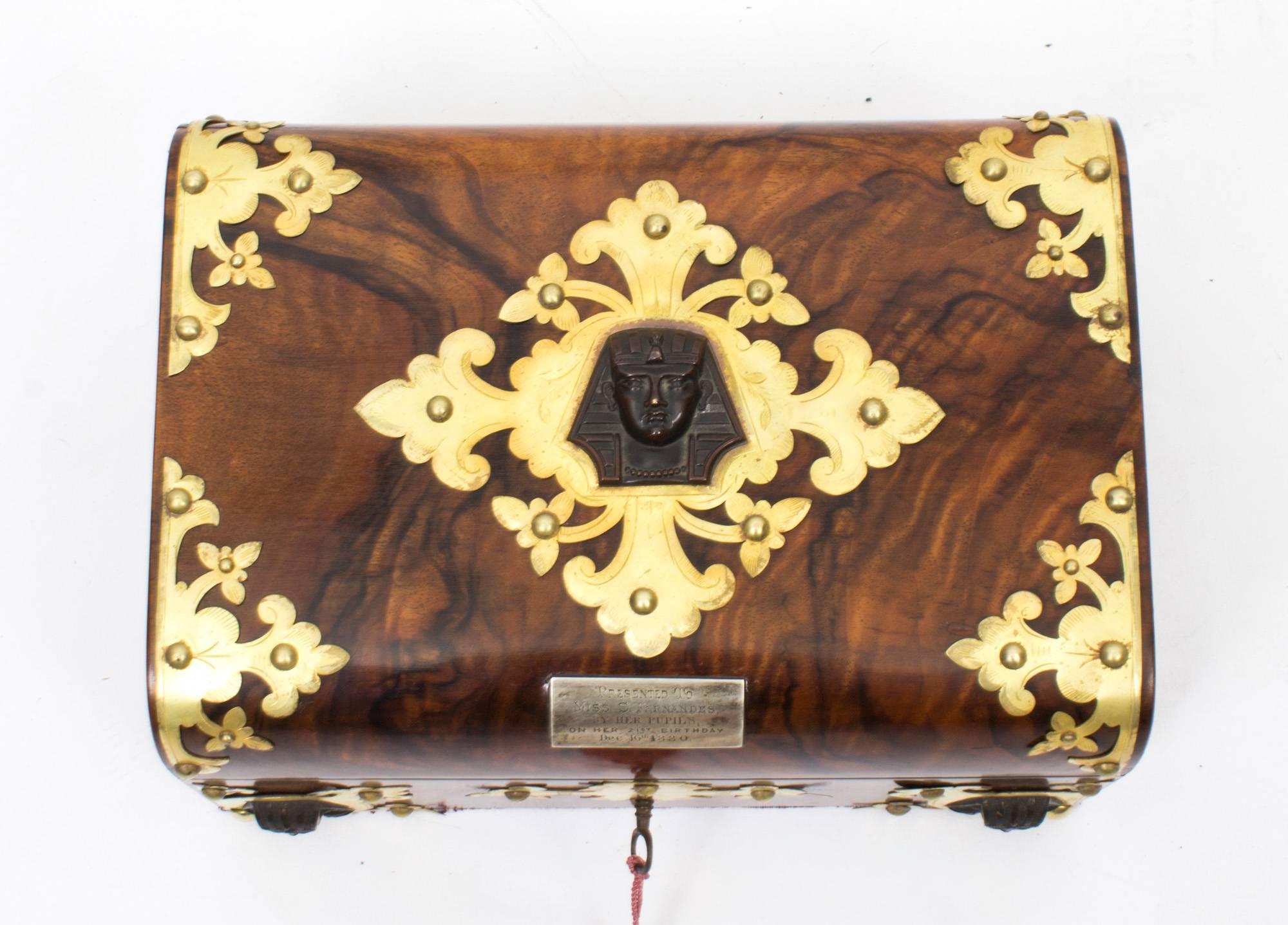 Victorien Boîte à couture coffret victorienne en ronce de noyer du 19ème siècle en vente