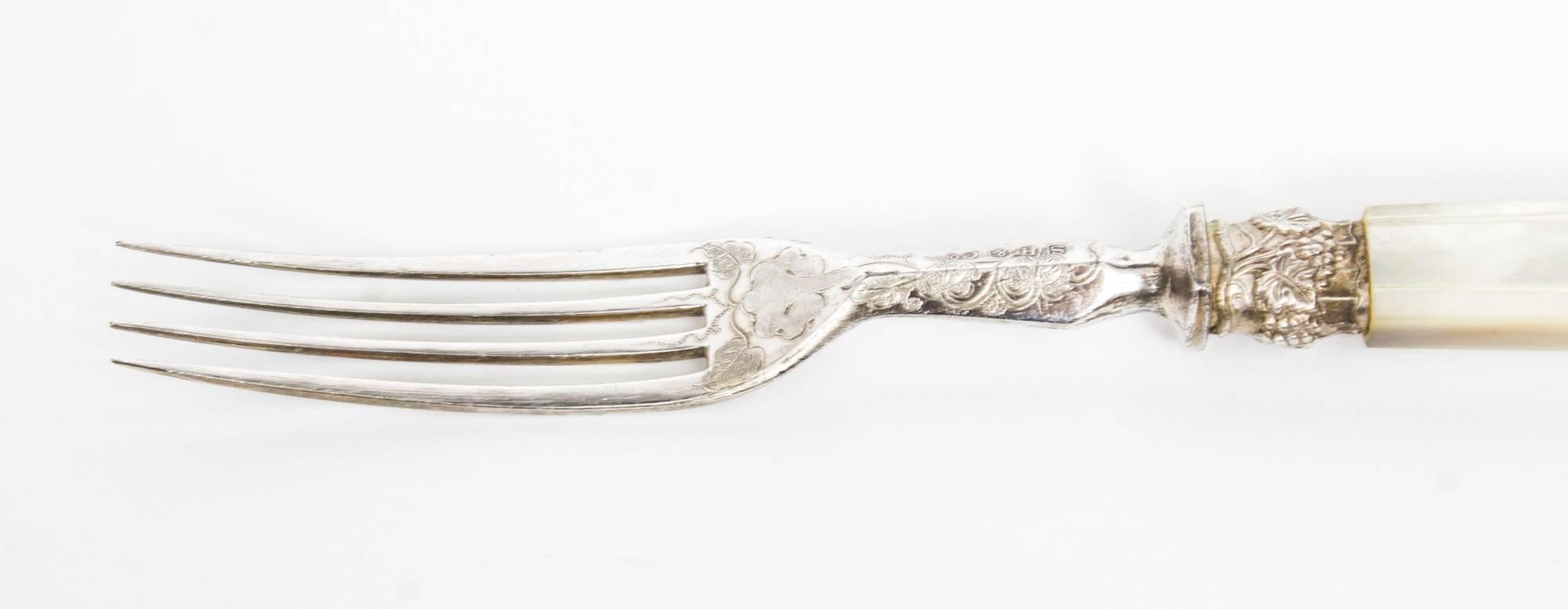 Antique Walnut Cased Set of 18 Mother-of-pearl Dessert Knives Forks 1