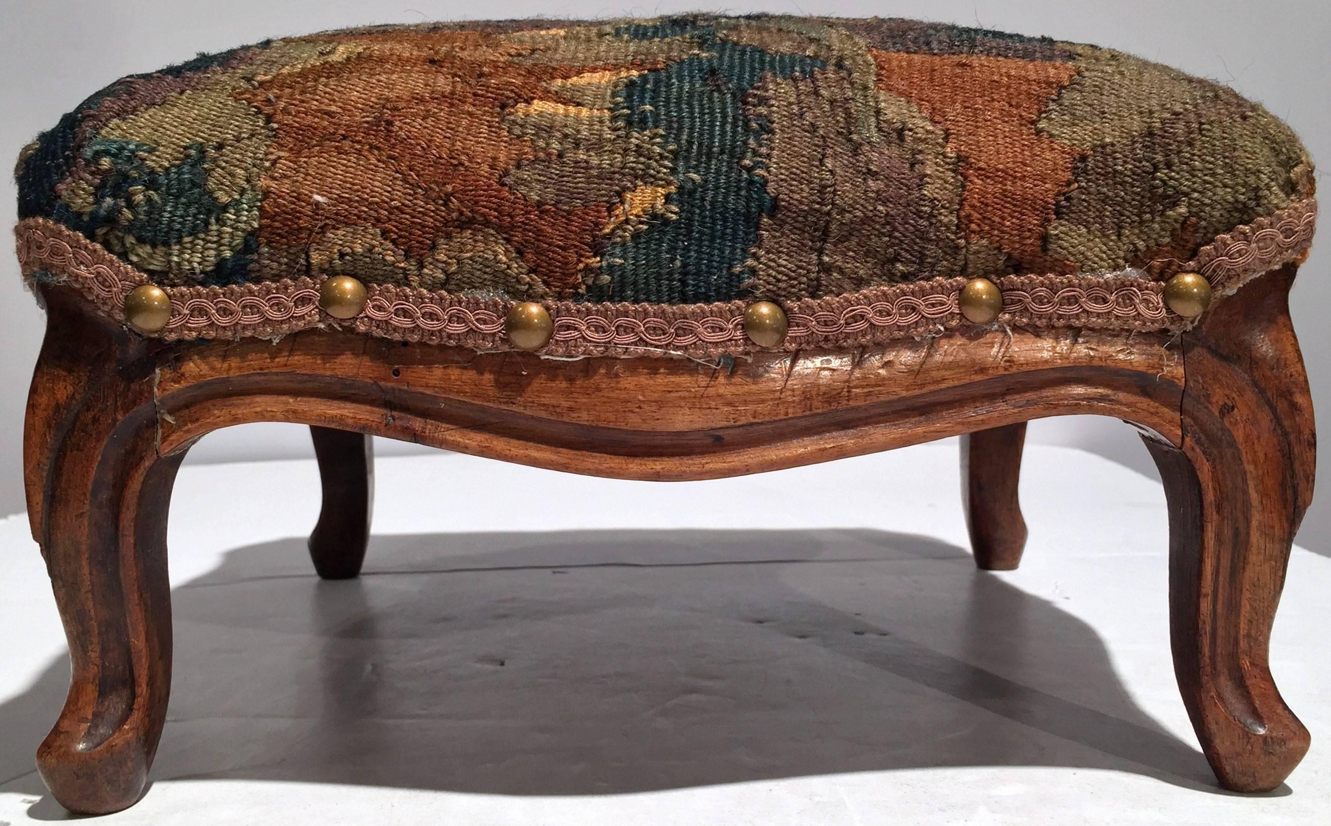 19th Century Walnut Foot Stool Upholstered with Antique Aubusson Tapestry In Excellent Condition In Dallas, TX