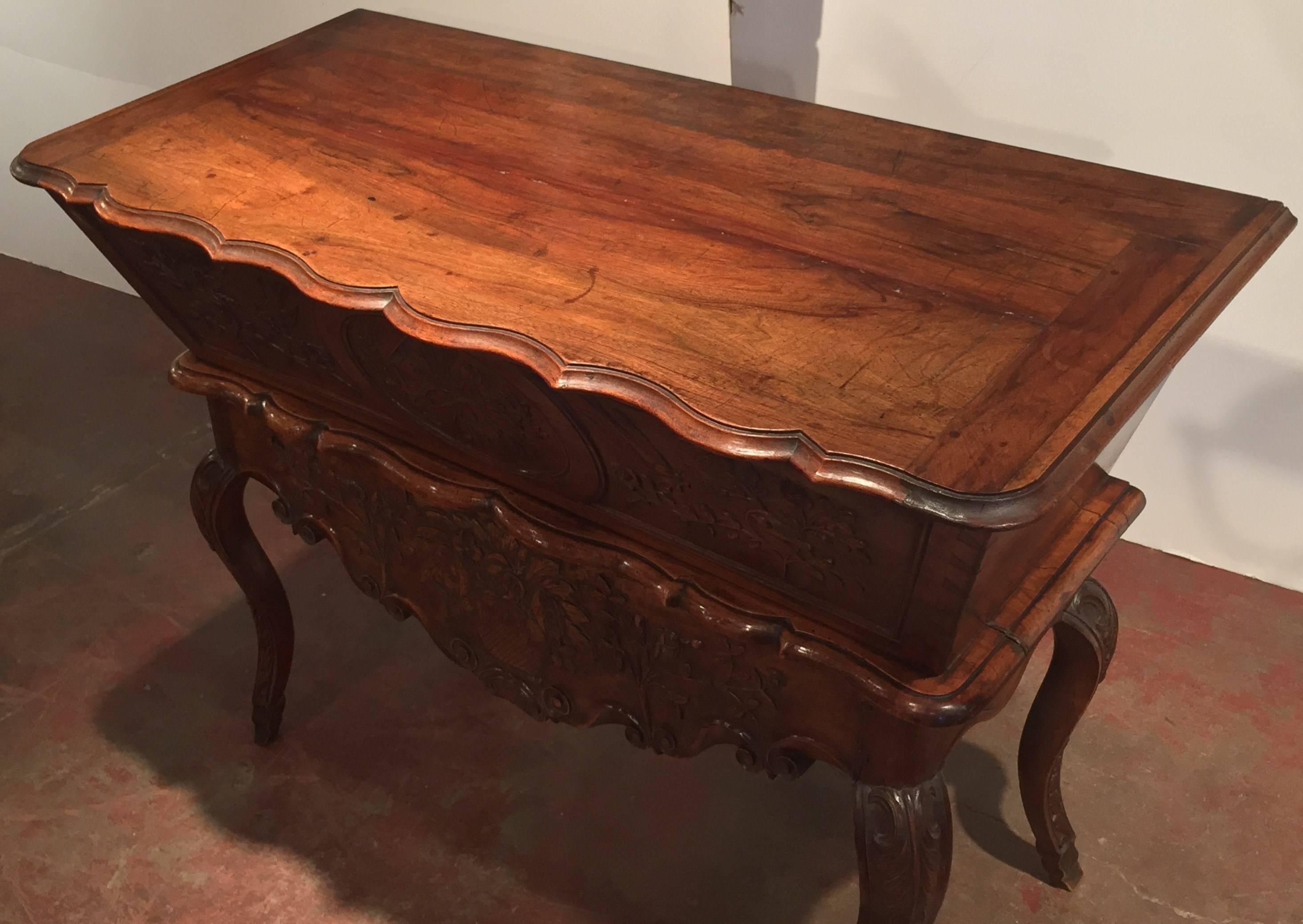 18th Century French Louis XV Carved Walnut Petrin Dough Box from Provence 1