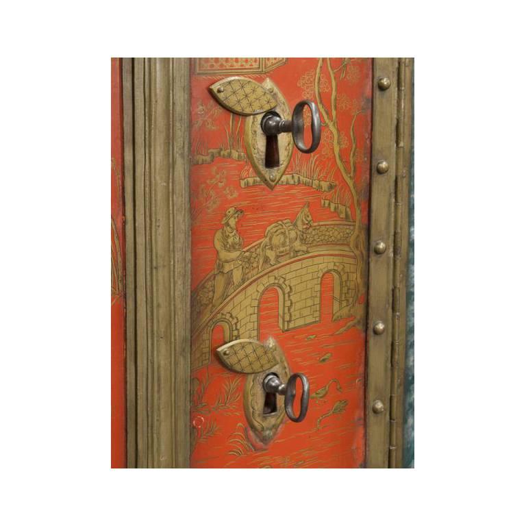 19th Century Dutch Iron Safe with Chinoiserie Decorated Doors  4