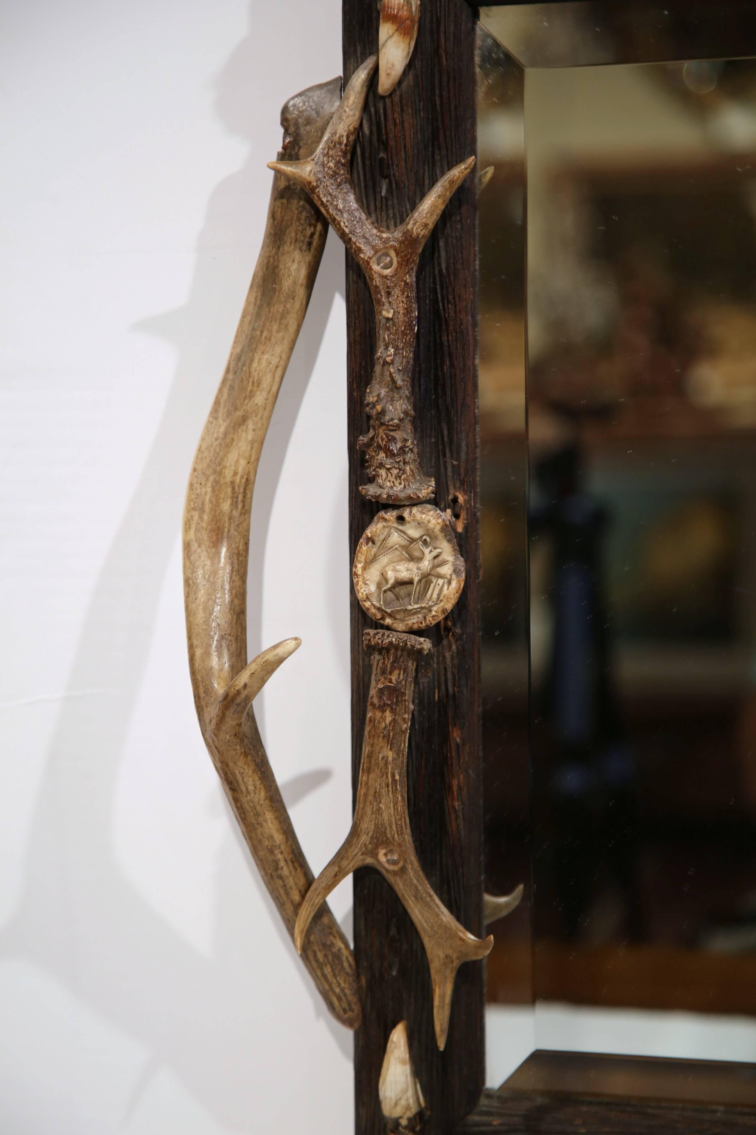 19th Century Black Forest Mirror with Antlers and Carved Deer Medallions 2
