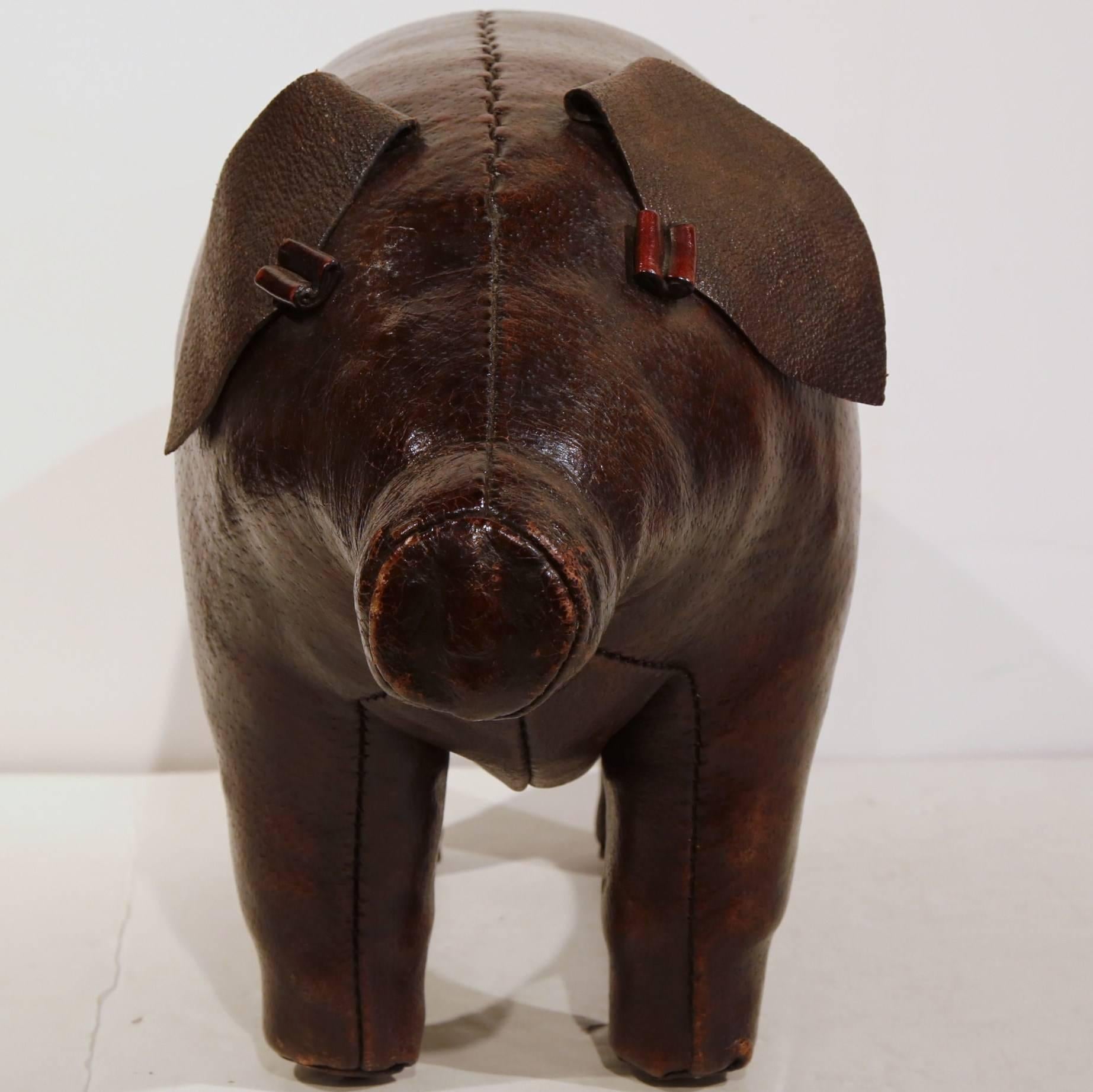 Fine Vintage English Foot Stool Pig with Original Leather In Excellent Condition In Dallas, TX