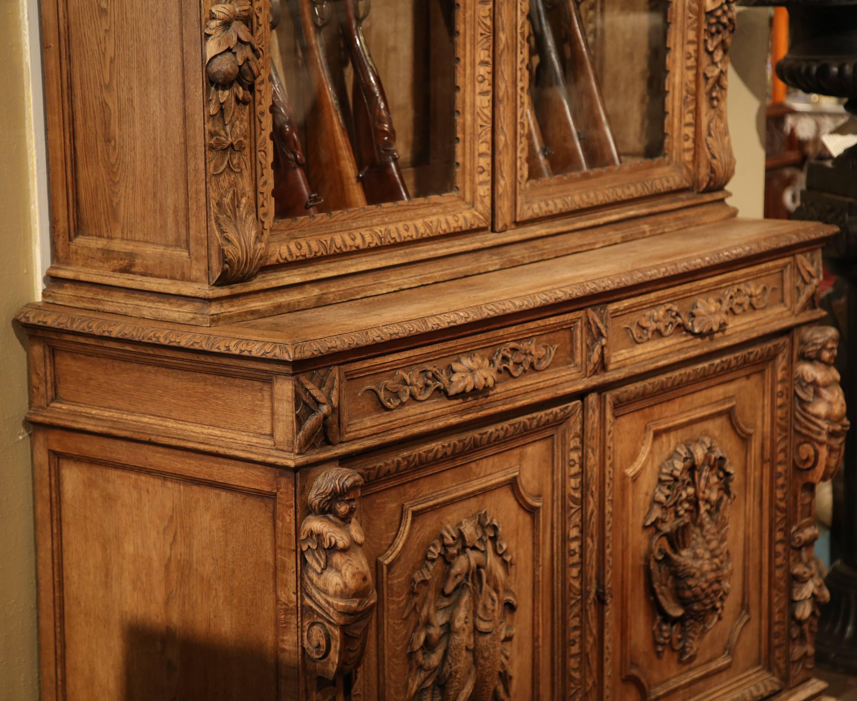 19th Century French Napoleon III Carved Light Oak Gun Cabinet In Excellent Condition In Dallas, TX