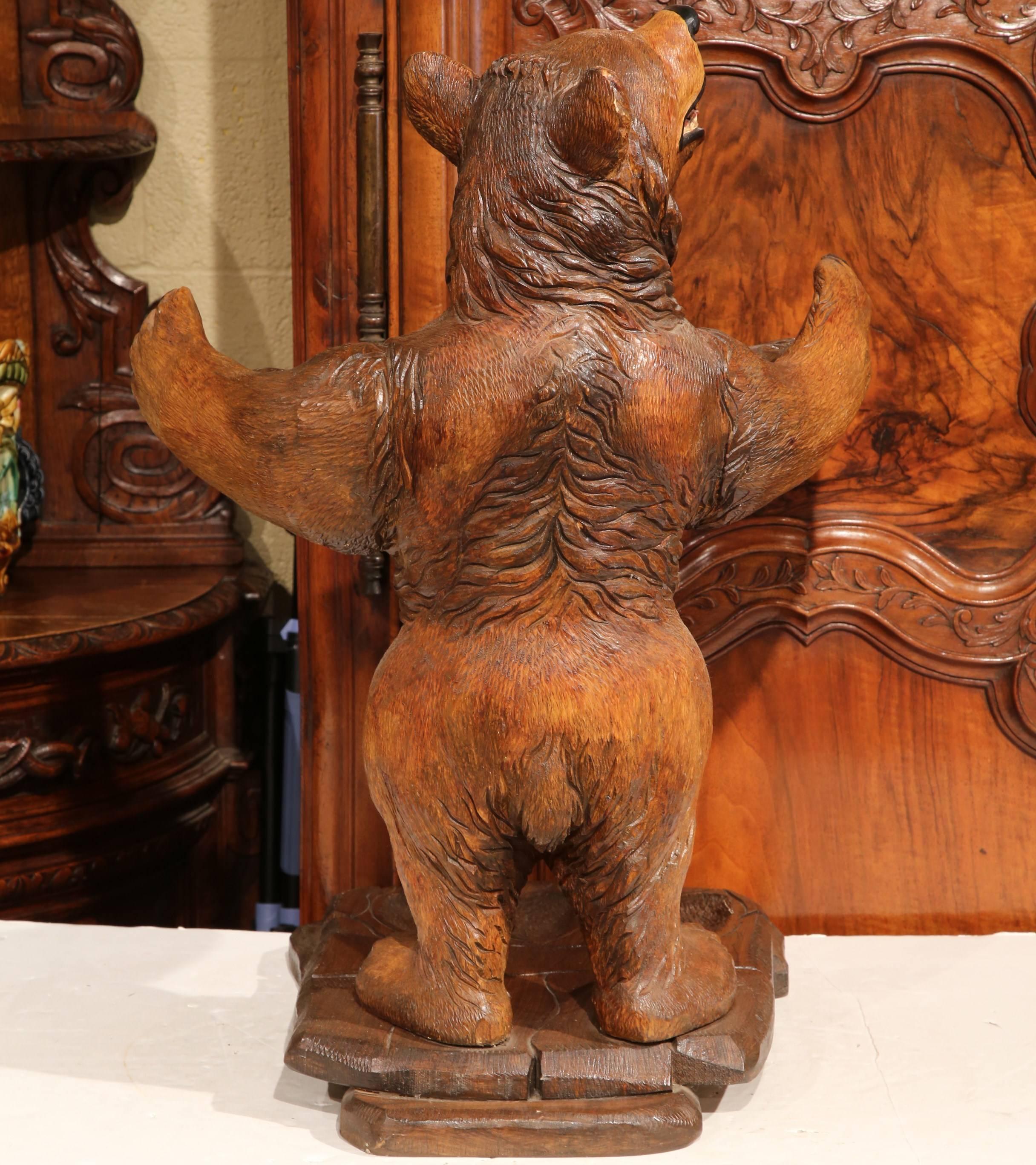 Early 20th Century French Black Forest Carved Bear Sculpture with Gun Holder For Sale 1