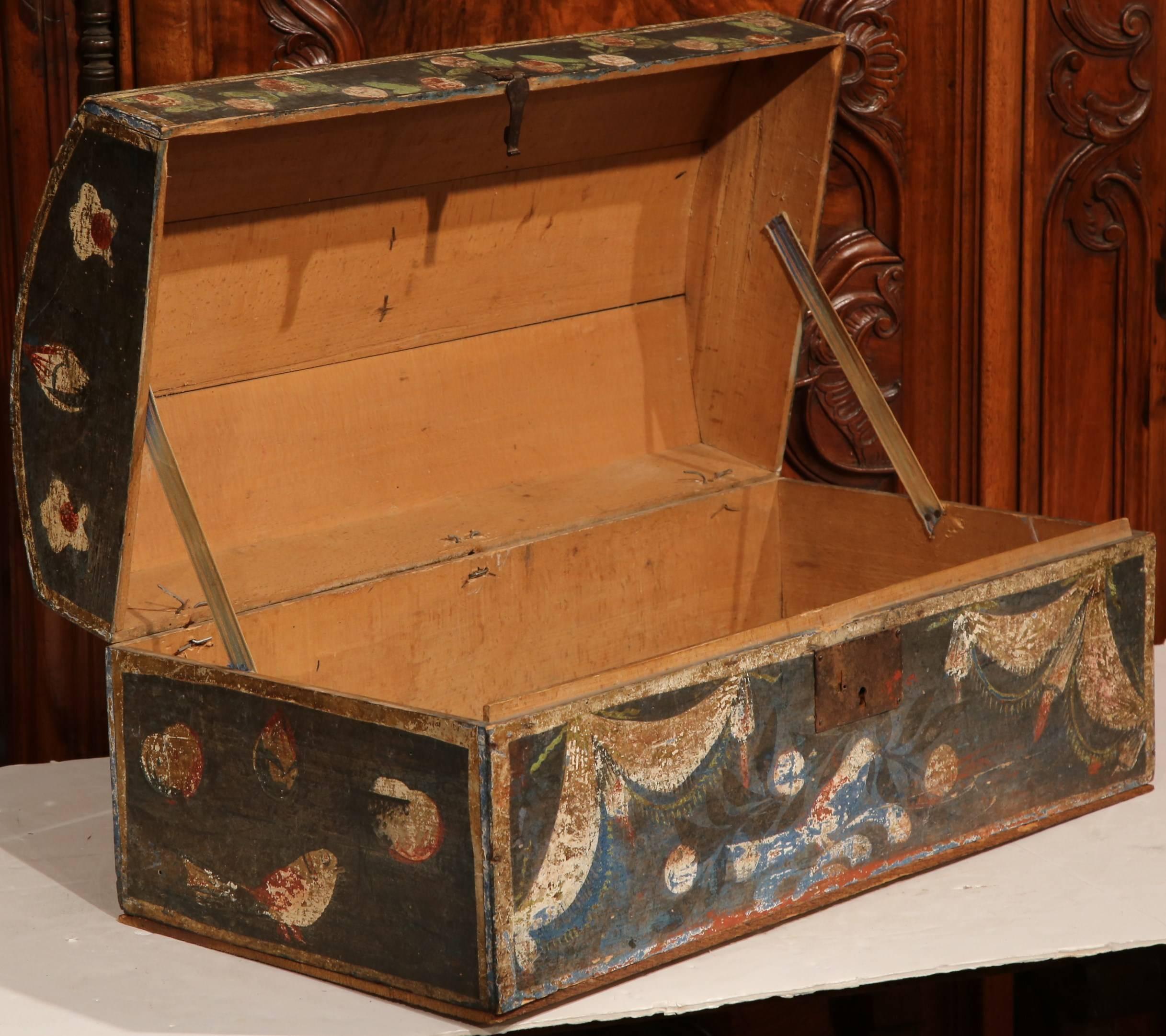 18th Century French Painted Wedding Box from Normandy with Birds and Flowers In Excellent Condition In Dallas, TX