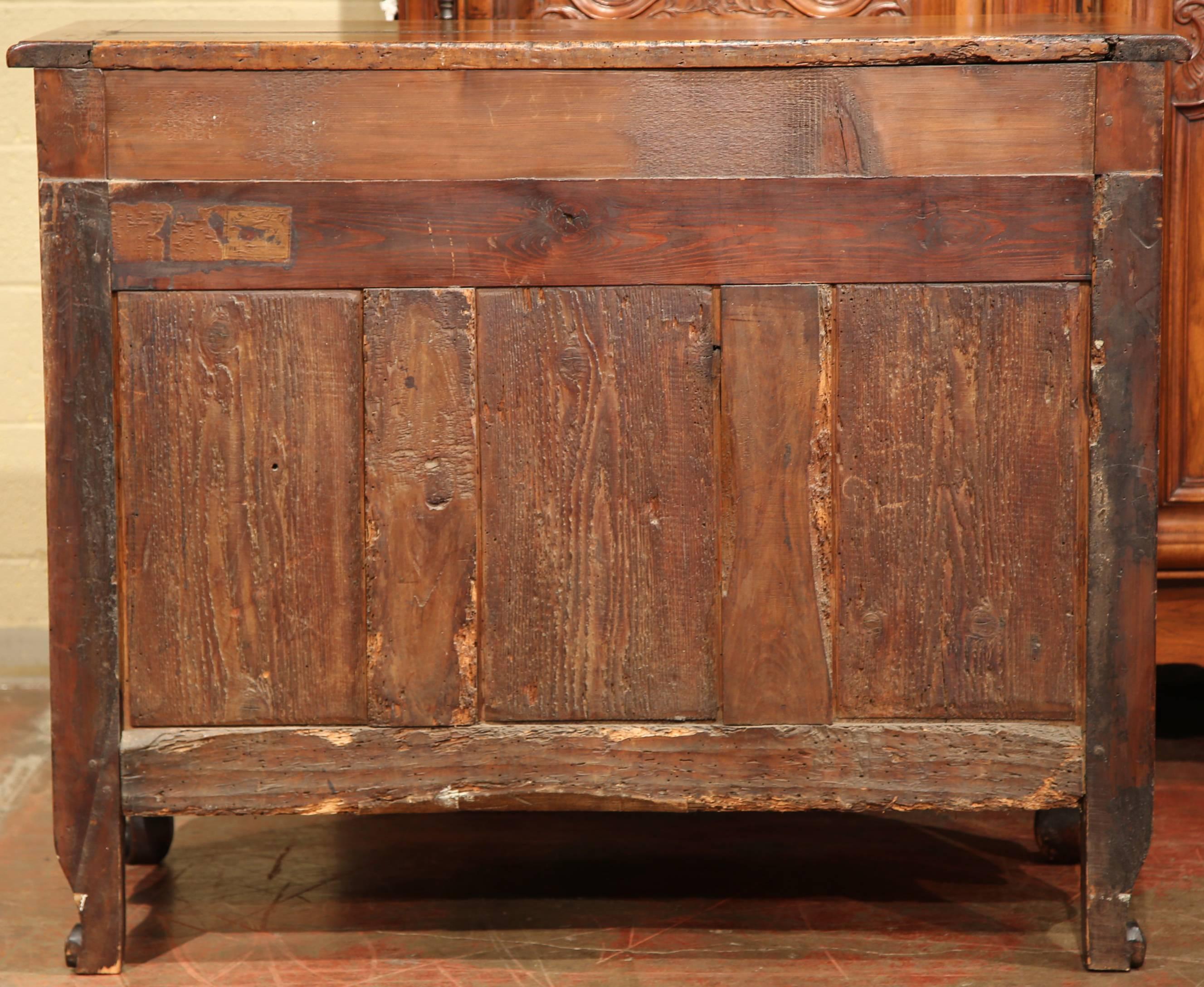 18th Century French Louis XV Carved Walnut Buffet from Provence 5