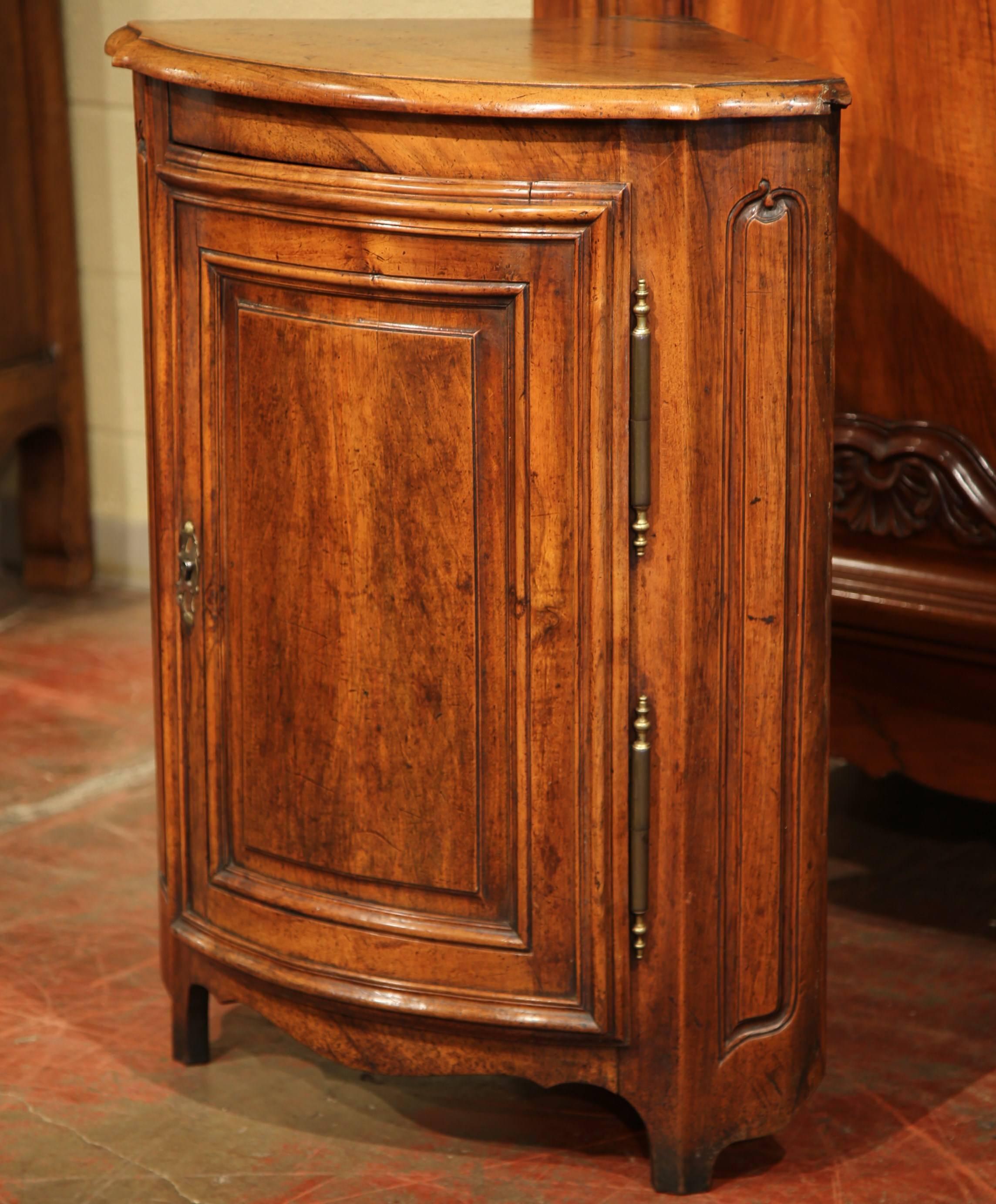 19th Century French Louis XIV Walnut Corner Cabinet with Bow Front In Excellent Condition In Dallas, TX