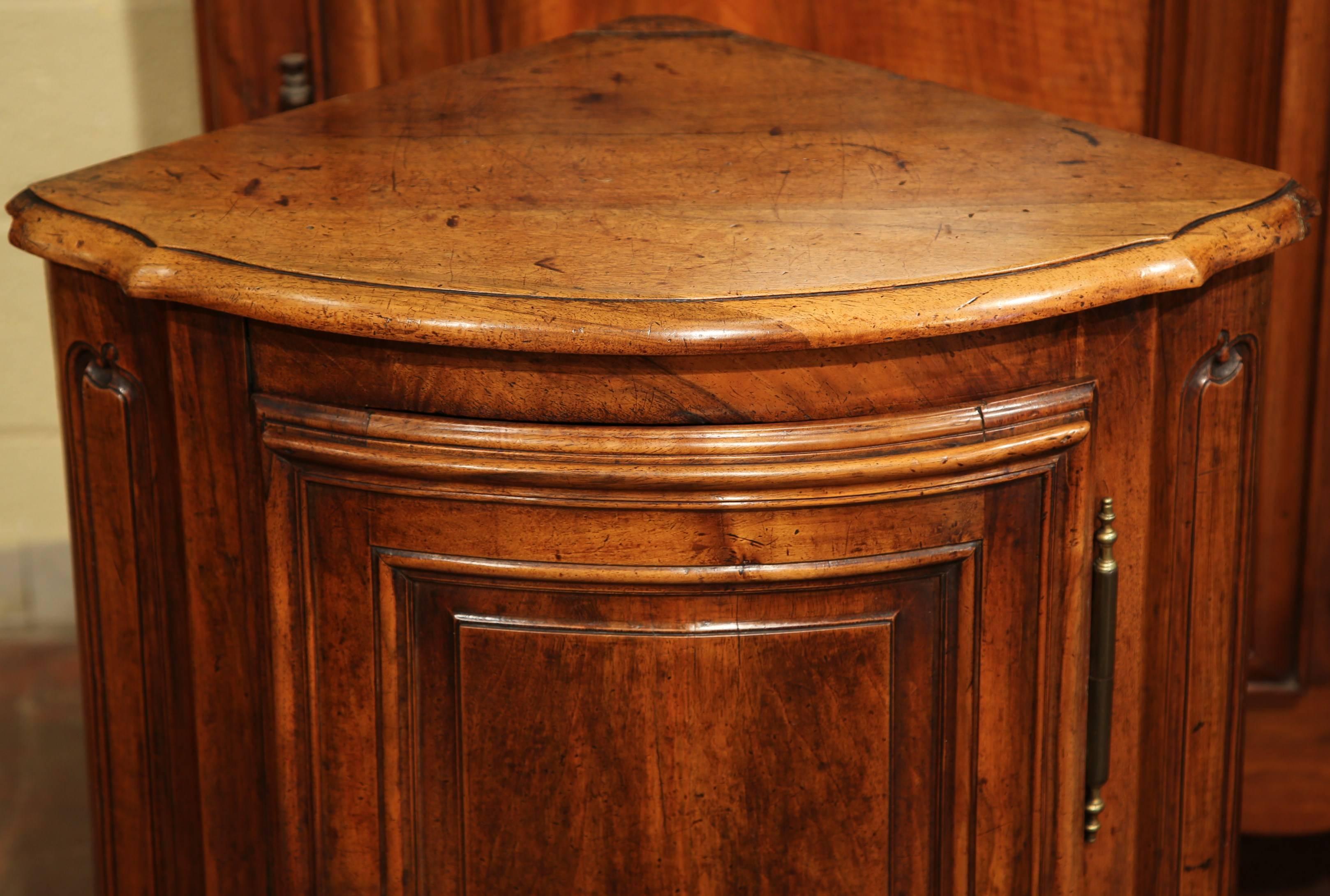 Hand-Carved 19th Century French Louis XIV Walnut Corner Cabinet with Bow Front