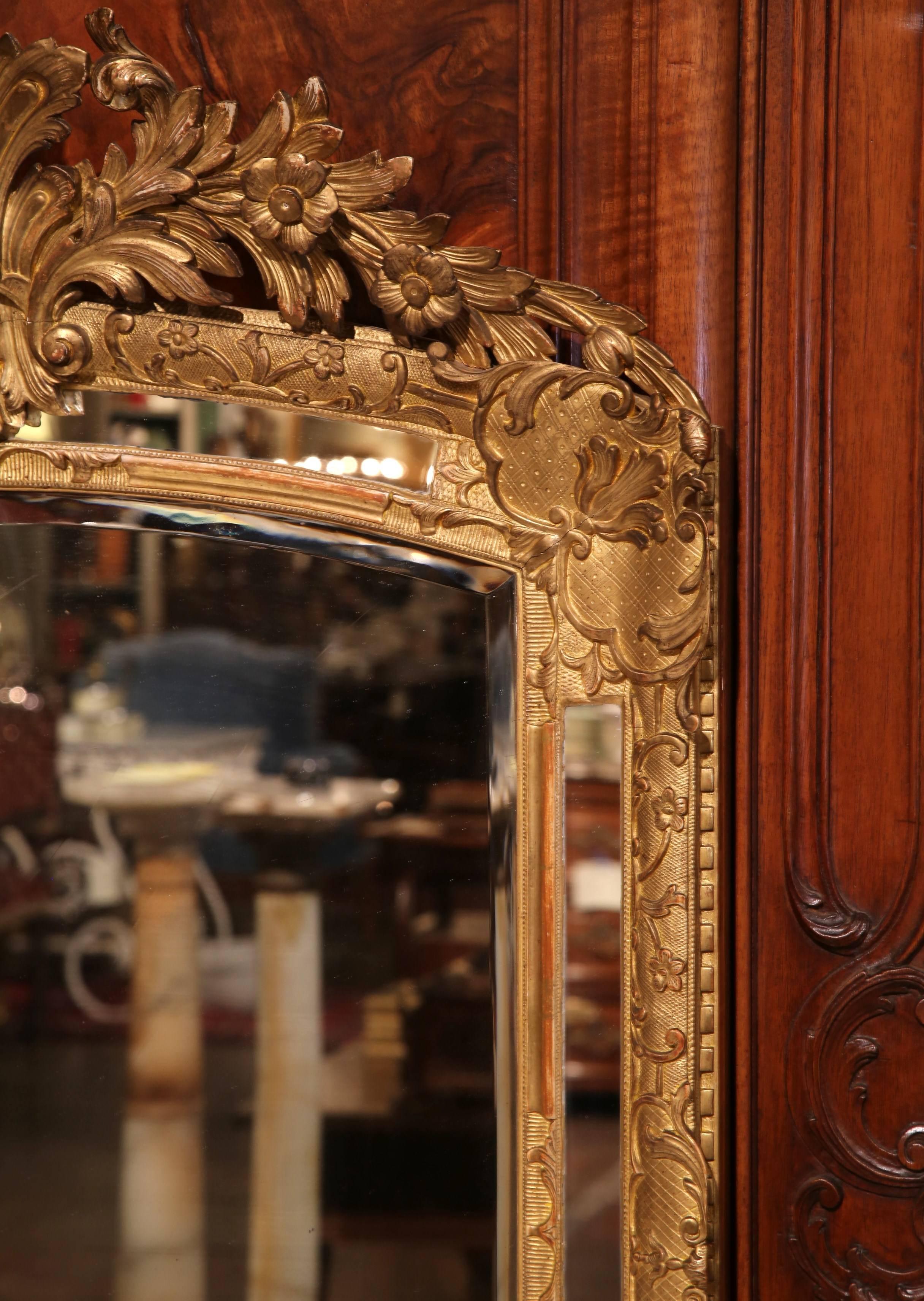 18th Century Louis XV Carved Gold Leaf Mirror from Provence In Excellent Condition In Dallas, TX
