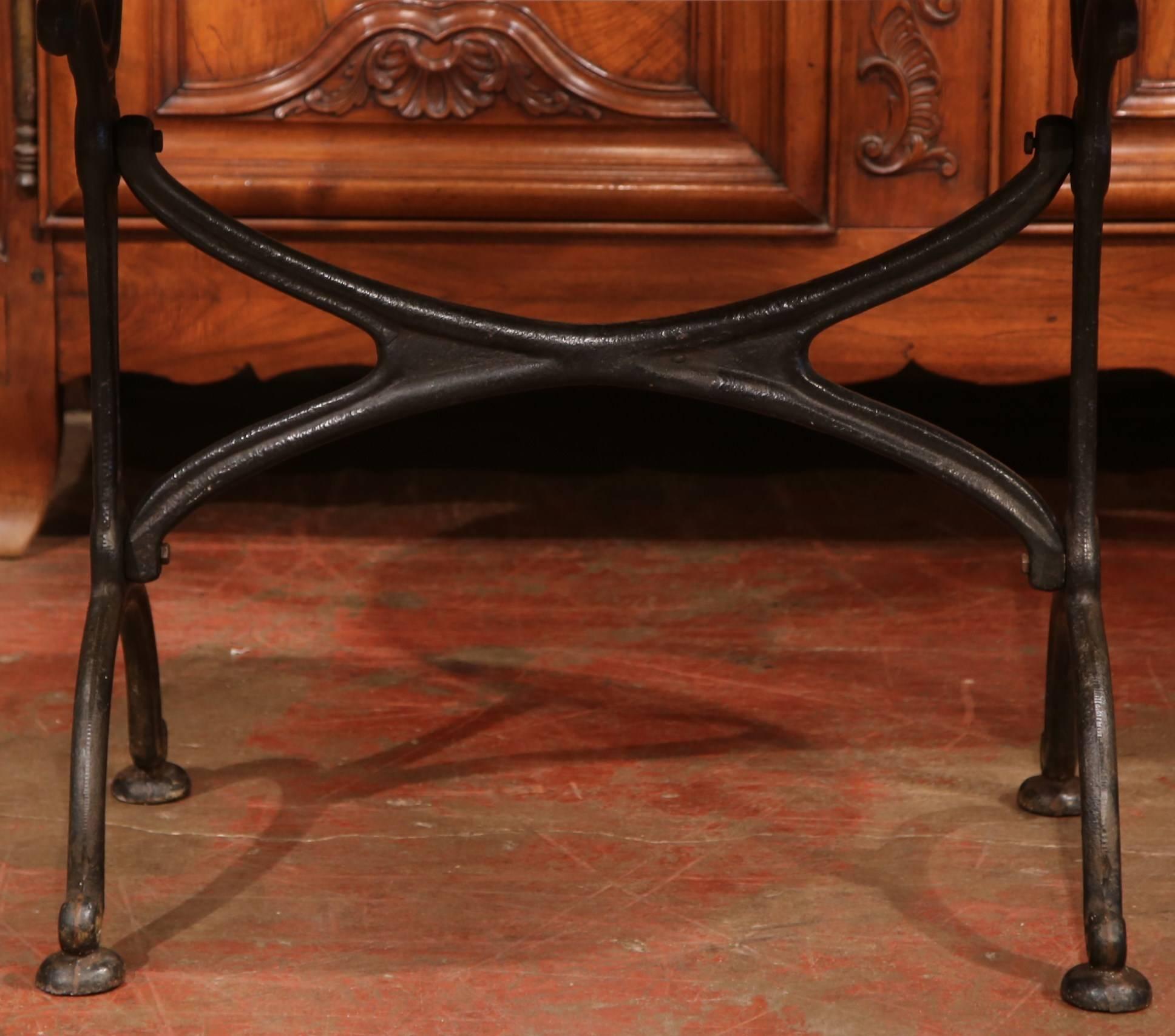 Early 20th Century French Iron and Marble Oval Bistrot Table from Paris In Excellent Condition In Dallas, TX