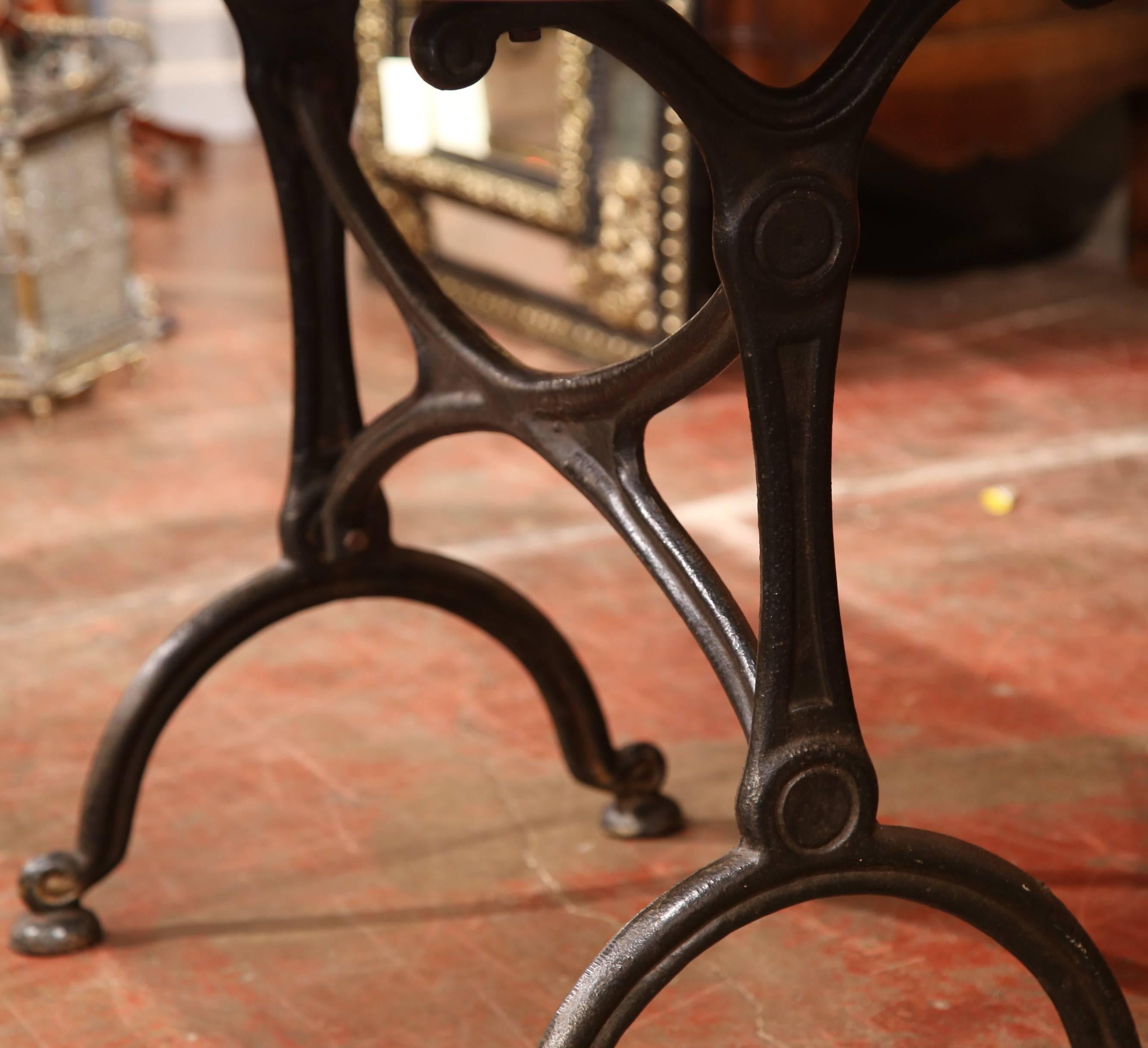 Early 20th Century French Iron and Marble Oval Bistrot Table from Paris 3