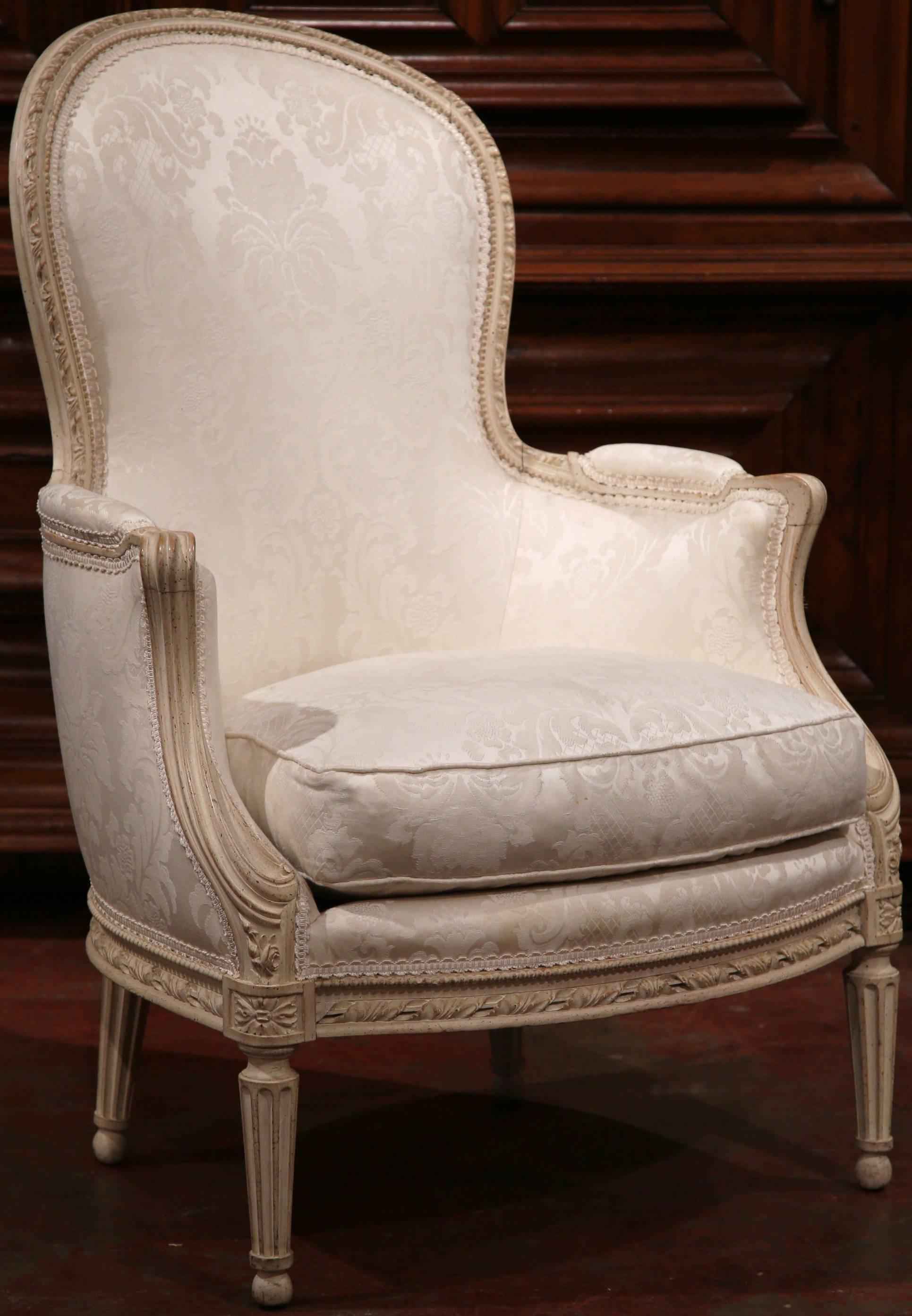 Pair of Midcentury French Louis XVI Carved Painted Bergères Armchairs In Excellent Condition In Dallas, TX