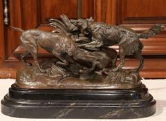 Early 20th Century French Bronze Hunting Dogs Desk Lamp on Marble Base