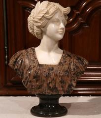 Grand buste italien en marbre sculpté du 19ème siècle représentant une jeune femme par Goose