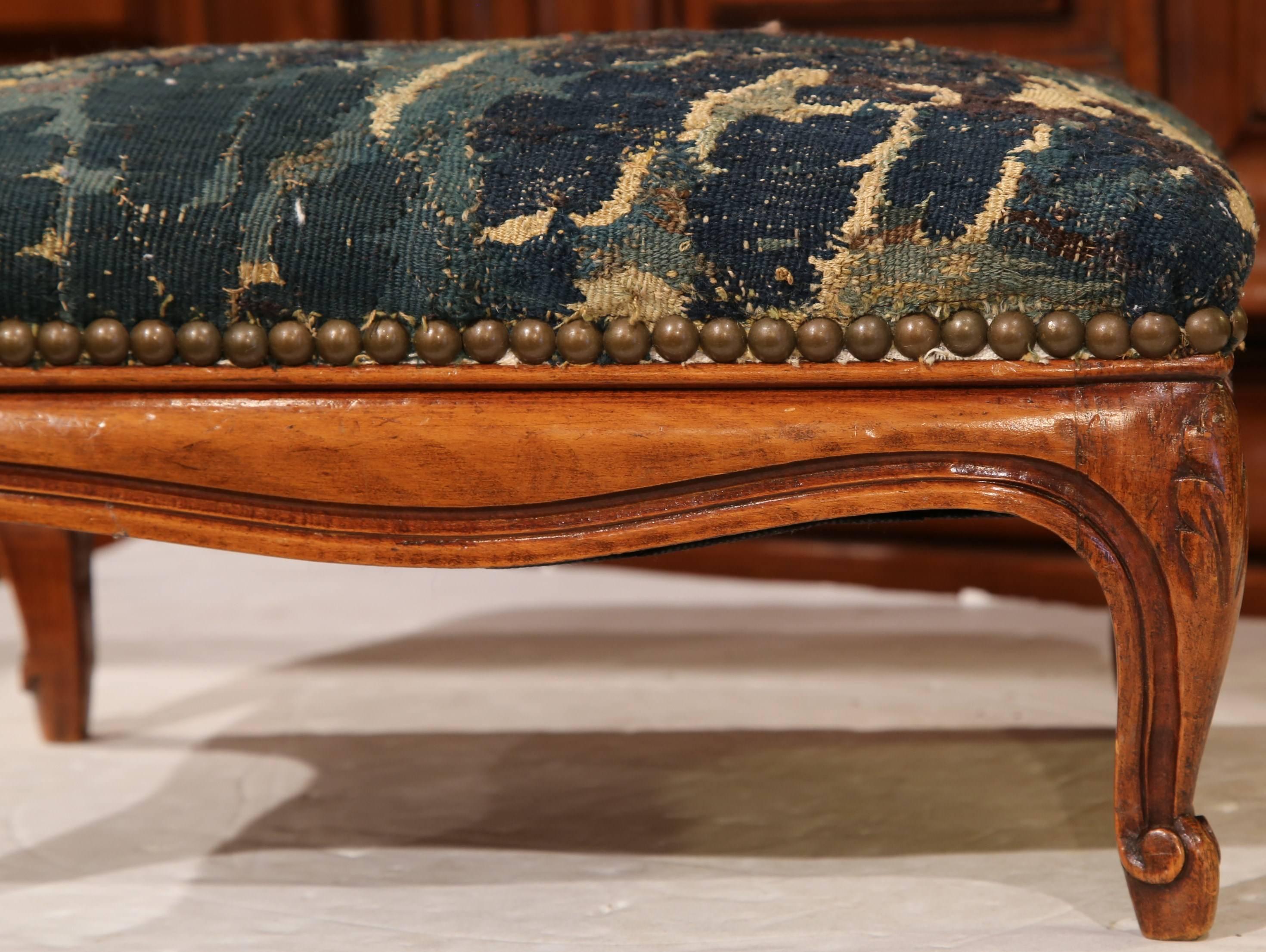 19th Century French Louis XV Carved Walnut Foot Stool with Aubusson Tapestry In Excellent Condition In Dallas, TX