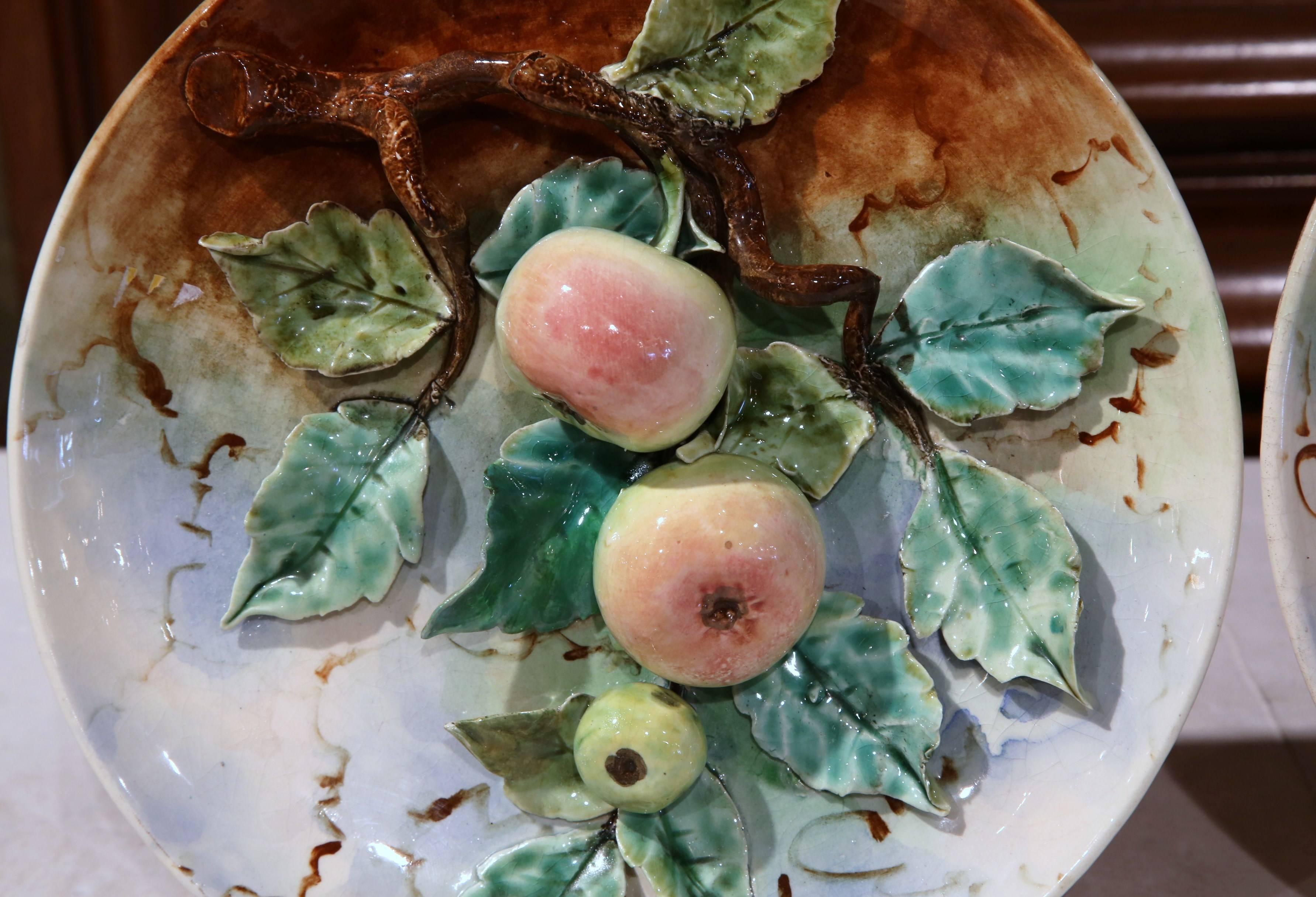 Pair of 19th Century French Painted Ceramic Barbotine Plates with Apple Decor In Excellent Condition In Dallas, TX