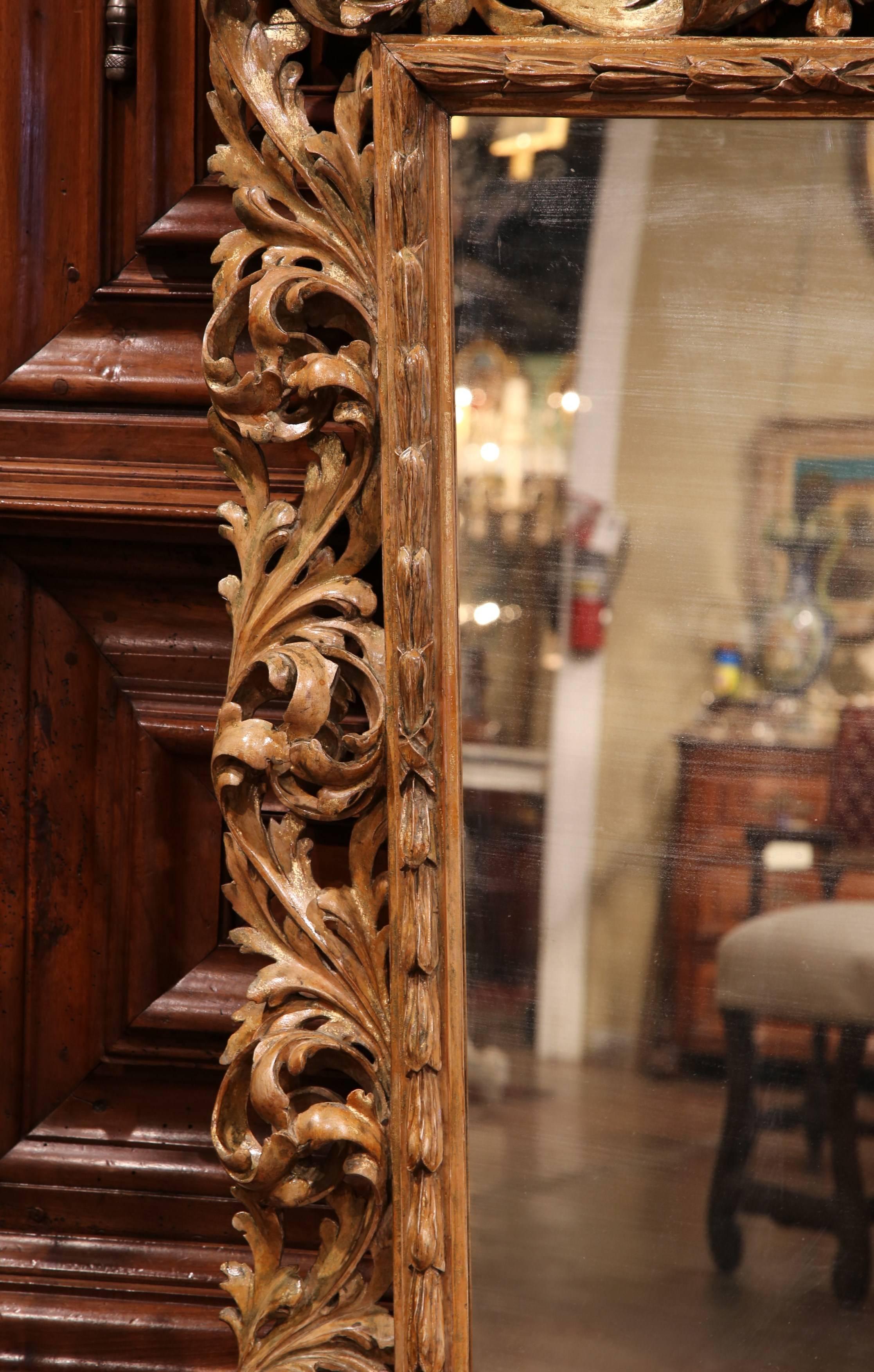 Mid-19th Century French Carved Giltwood Mirror from Provence In Excellent Condition In Dallas, TX