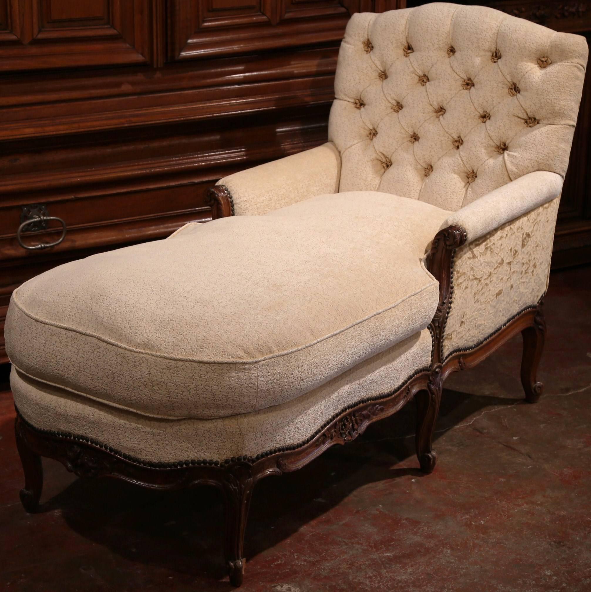 Incorporate elegant, relaxed seating into a bedroom or living room with this fruitwood chaise longue from France, circa 1880. The extended armchair features six cabriole legs, a bow front and shaped apron. This chaise longue has been reupholstered