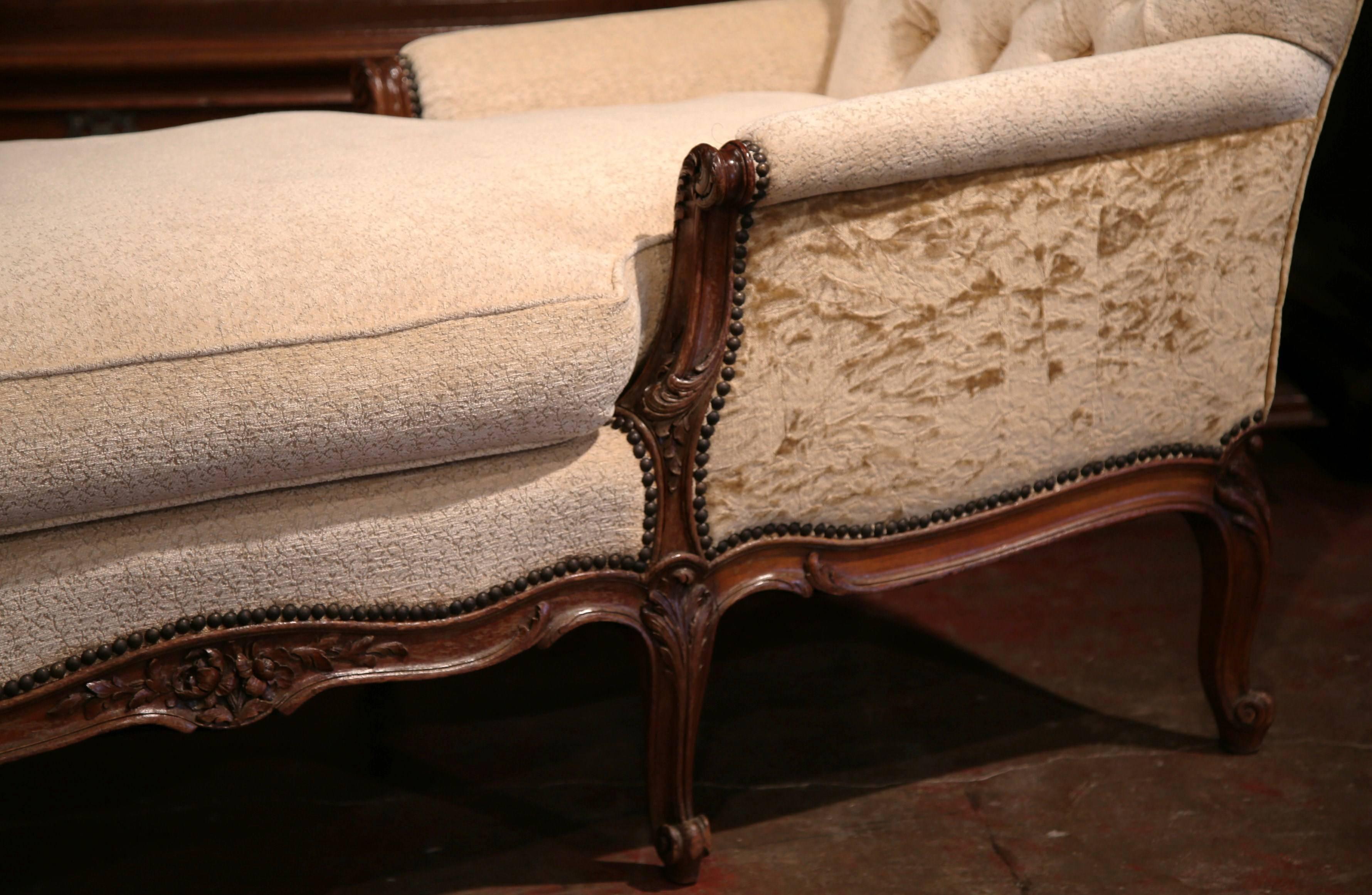 19th Century French Louis XV Carved Walnut Six-Leg Chaise with New Upholstery 1
