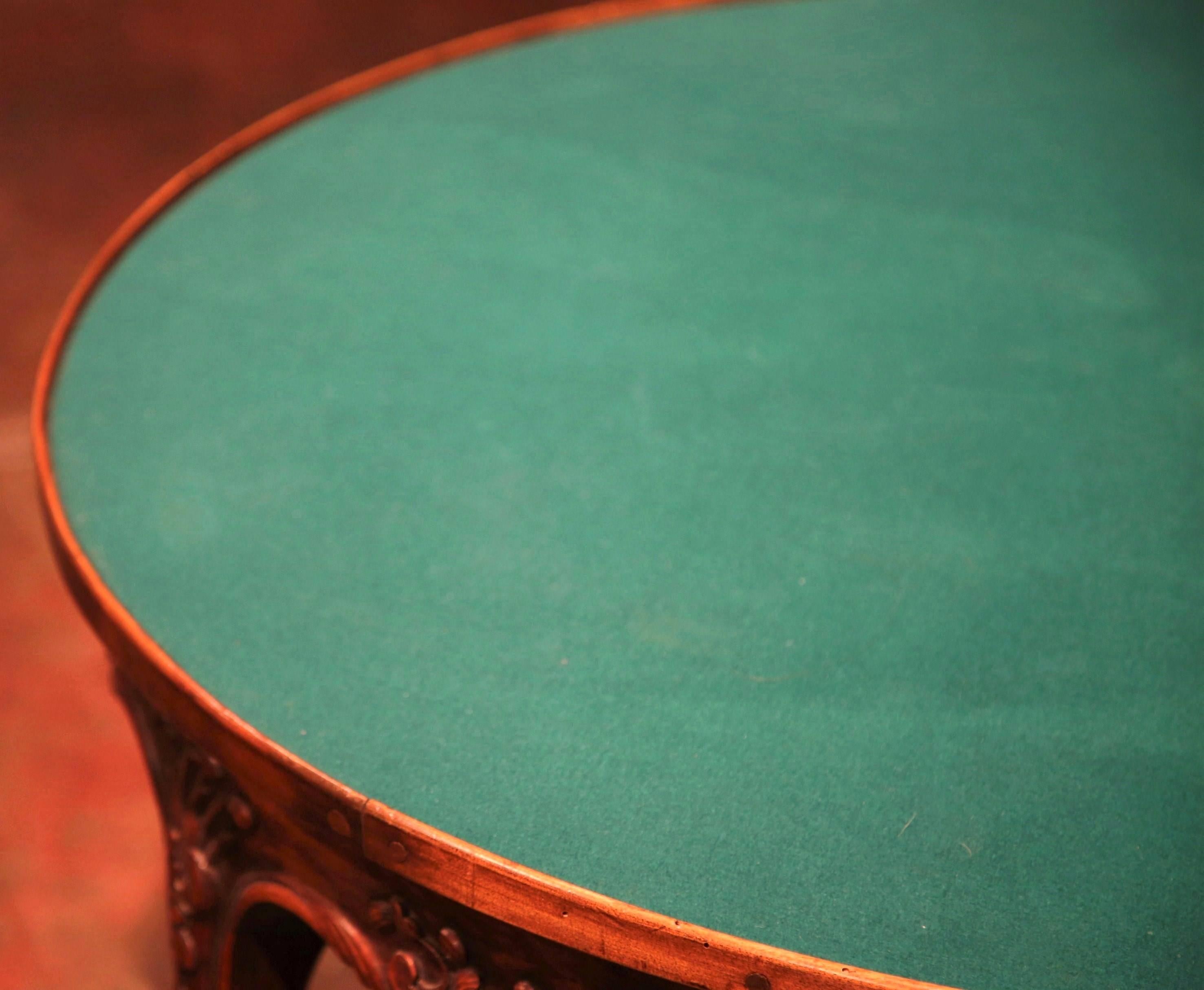 Early 20th Century French Louis XV Carved Walnut Round Game Table with Felt In Excellent Condition In Dallas, TX