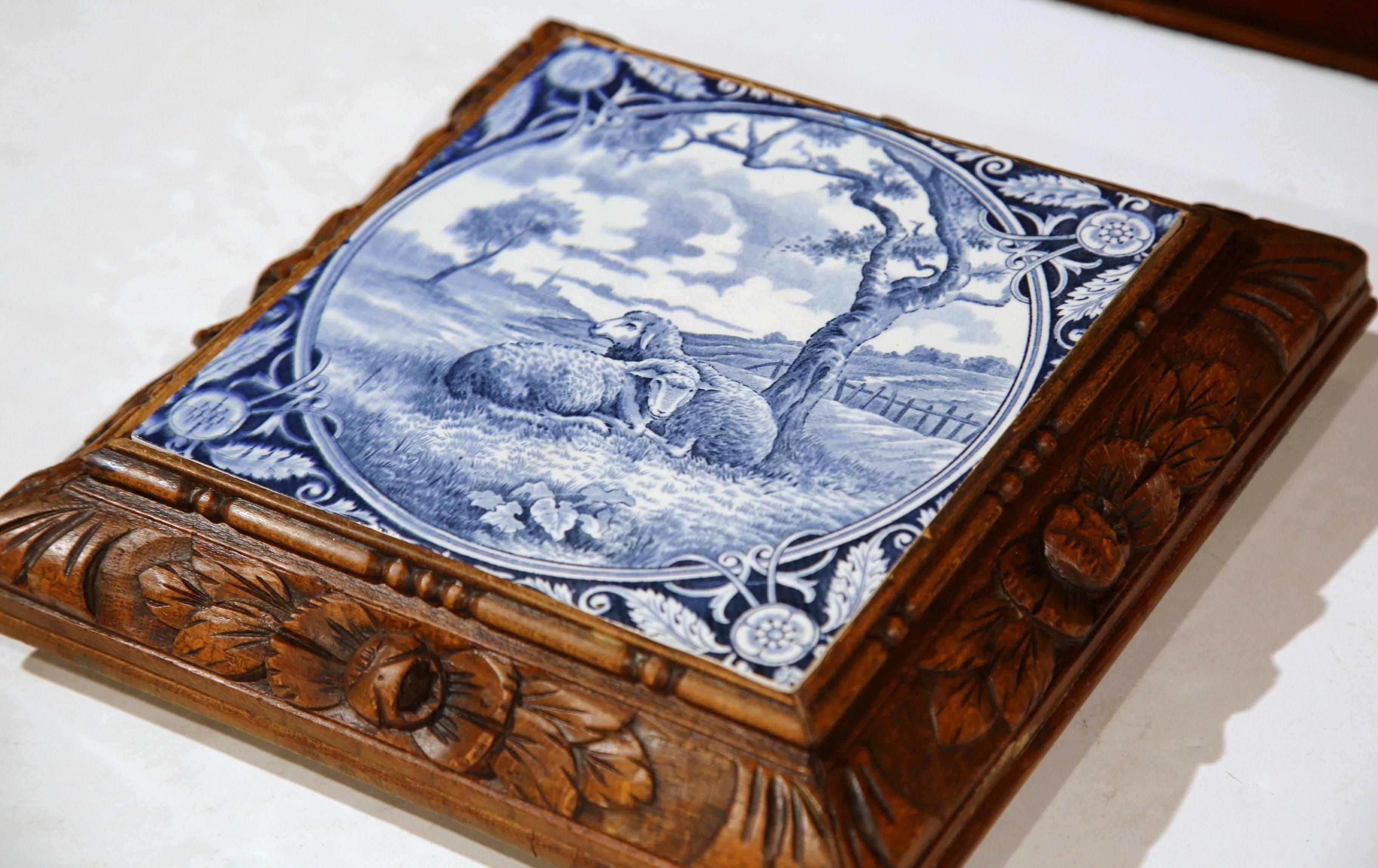 19th Century French Carved Hot Dish Tray with Blue and White Delft Plaque In Excellent Condition In Dallas, TX