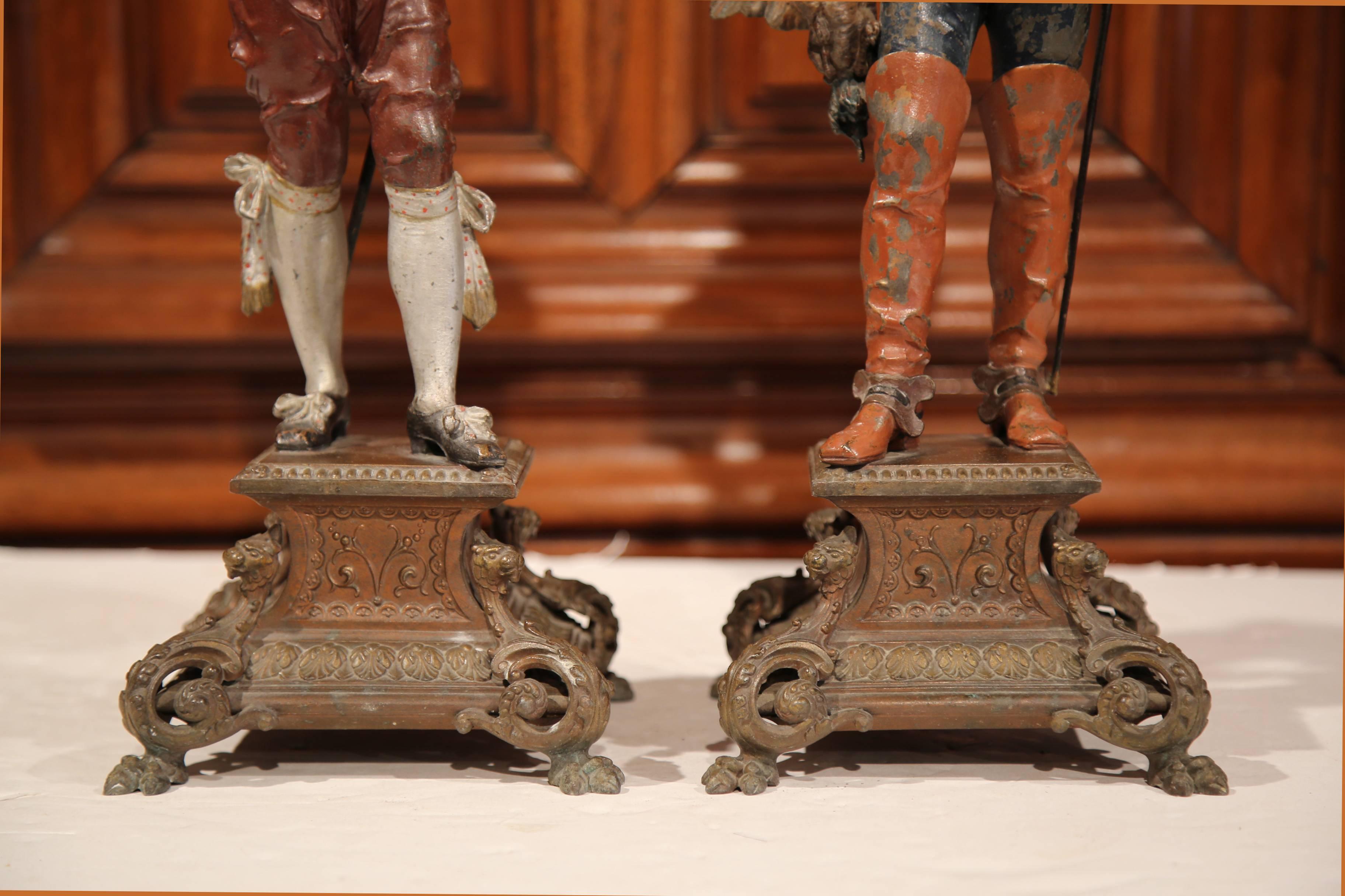 Paar französische handbemalte Musketierfiguren aus Zinn des 19. Jahrhunderts auf Ständer (Renaissance)