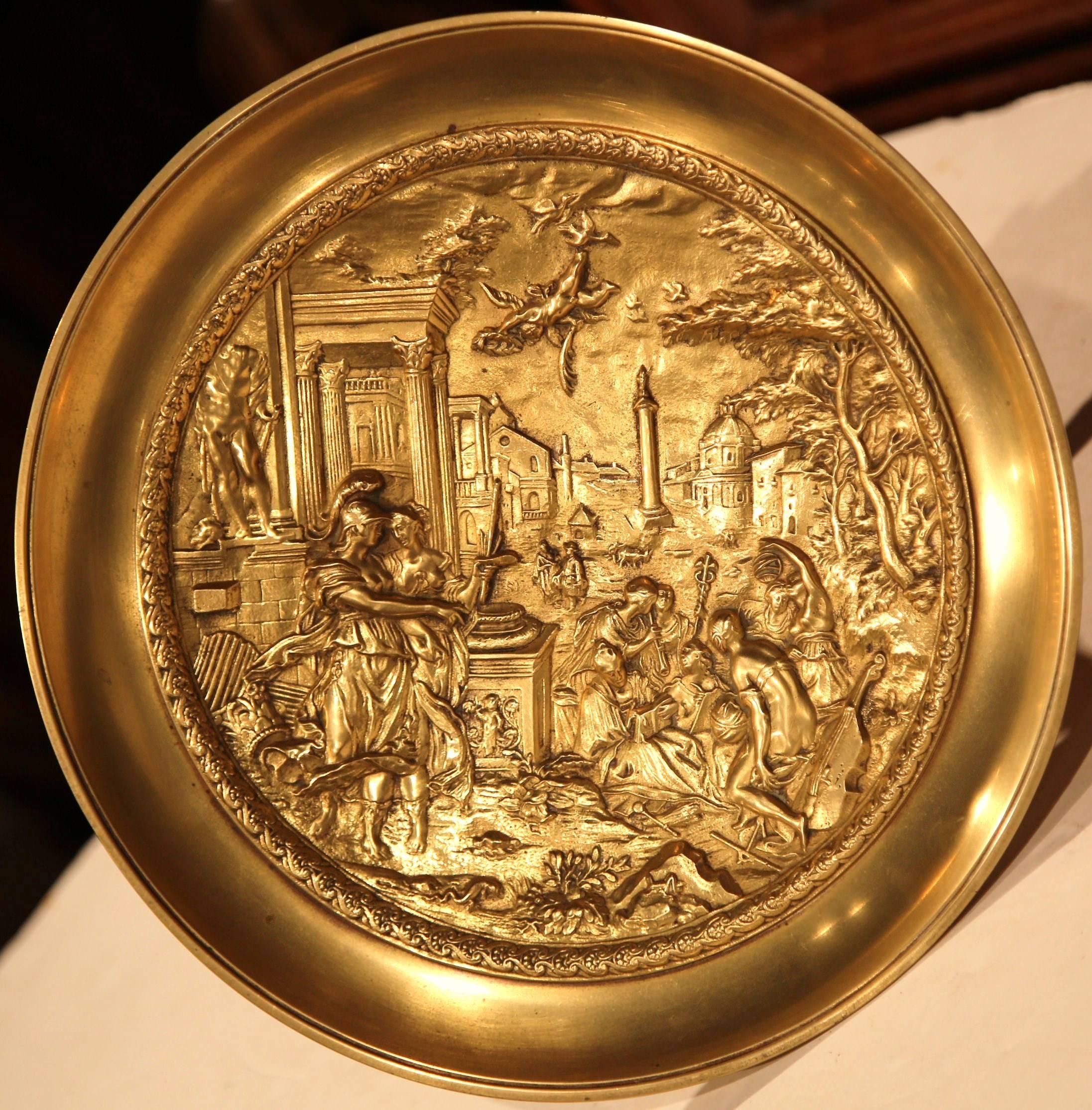 Early 20th Century French Bronze Decorative Dish with Classical Roman Scene In Excellent Condition In Dallas, TX