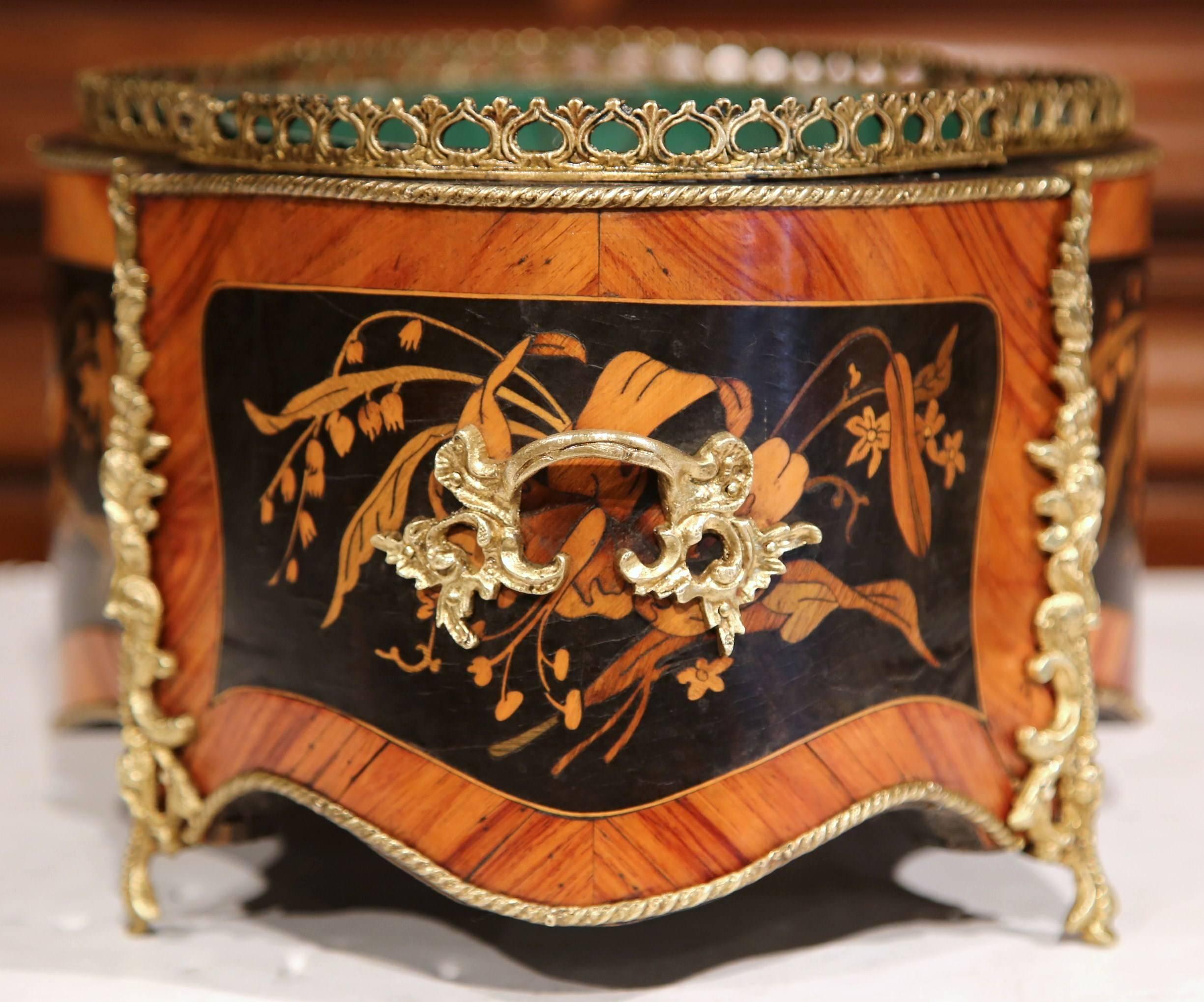 19th Century French Oval Rosewood Jardinière with Marquetry and Bronze Mounts 3