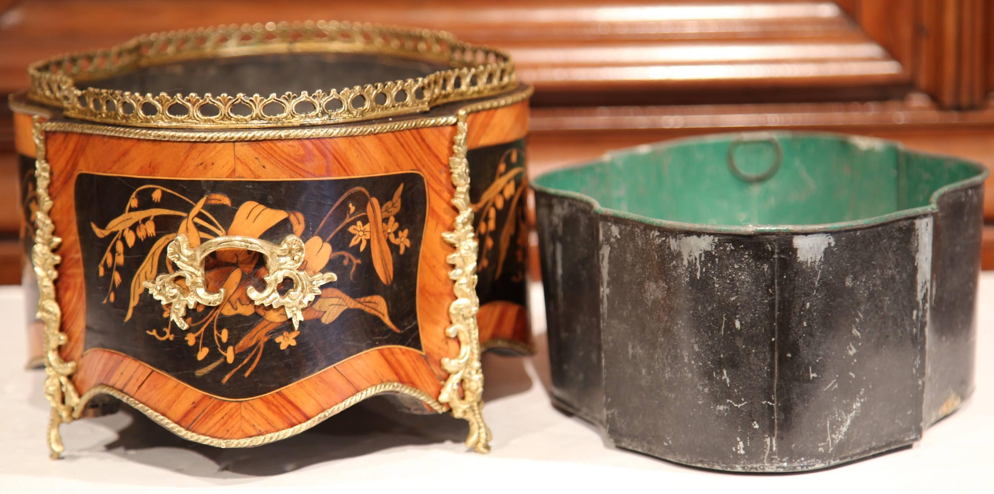 19th Century French Oval Rosewood Jardinière with Marquetry and Bronze Mounts 2