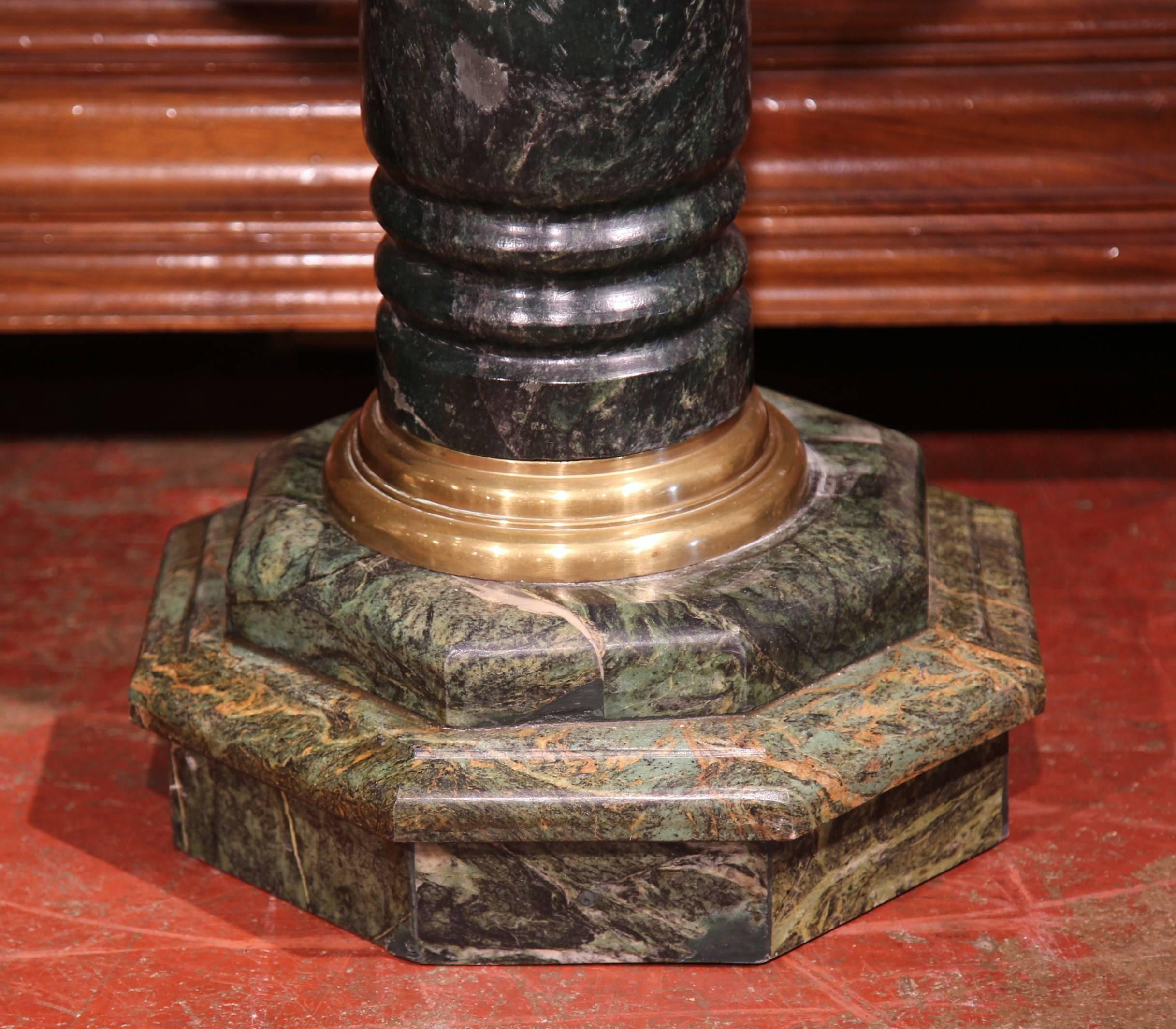 Pair of 19th Century Italian Carved Marble Octagonal Pedestal Side Tables (19. Jahrhundert)