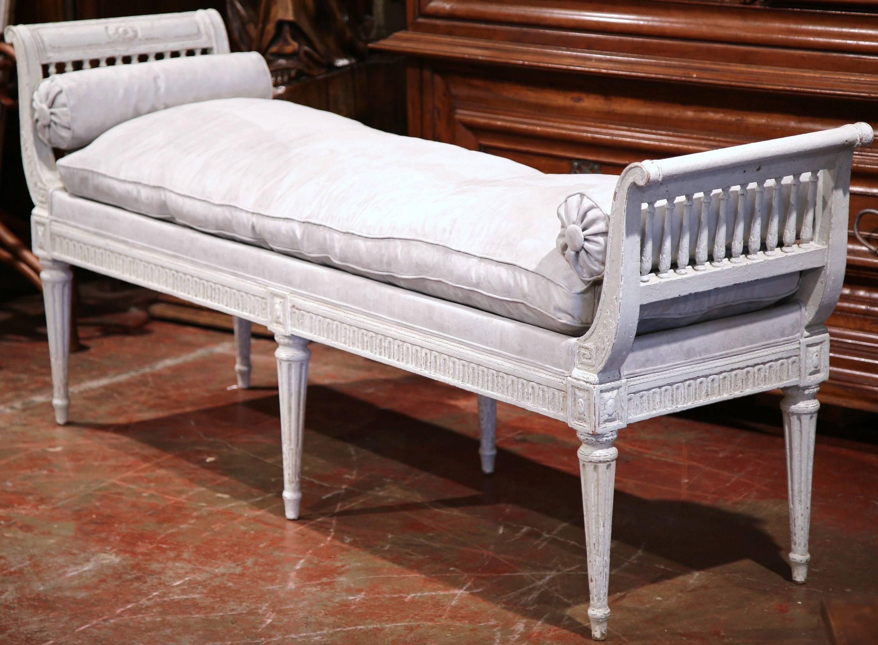 19th Century French Louis XVI Carved Painted Banquette with Grey Suede Fabric In Excellent Condition In Dallas, TX