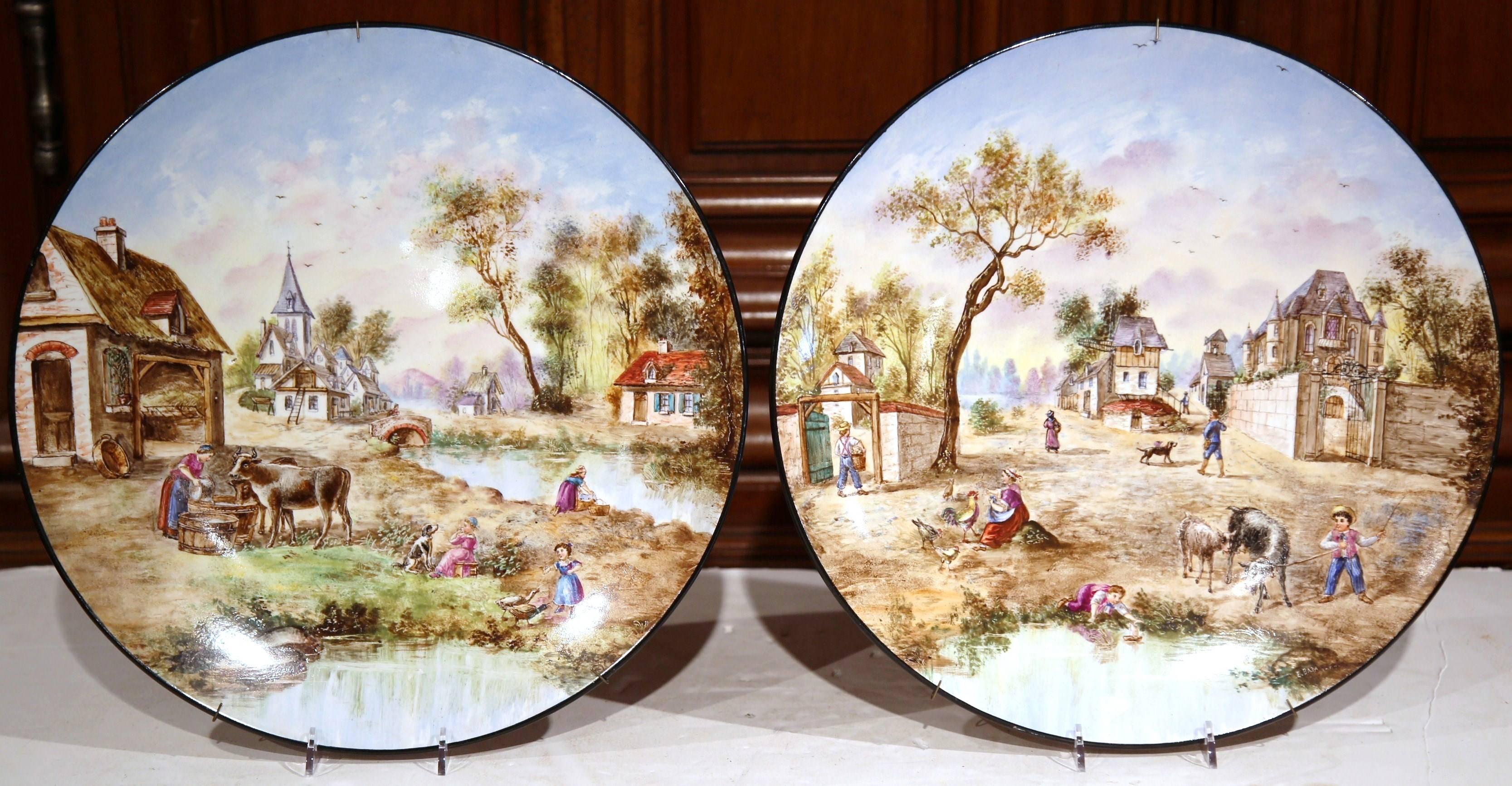 Pair of Early 20th Century French Hand-Painted Faience Wall Plates 2