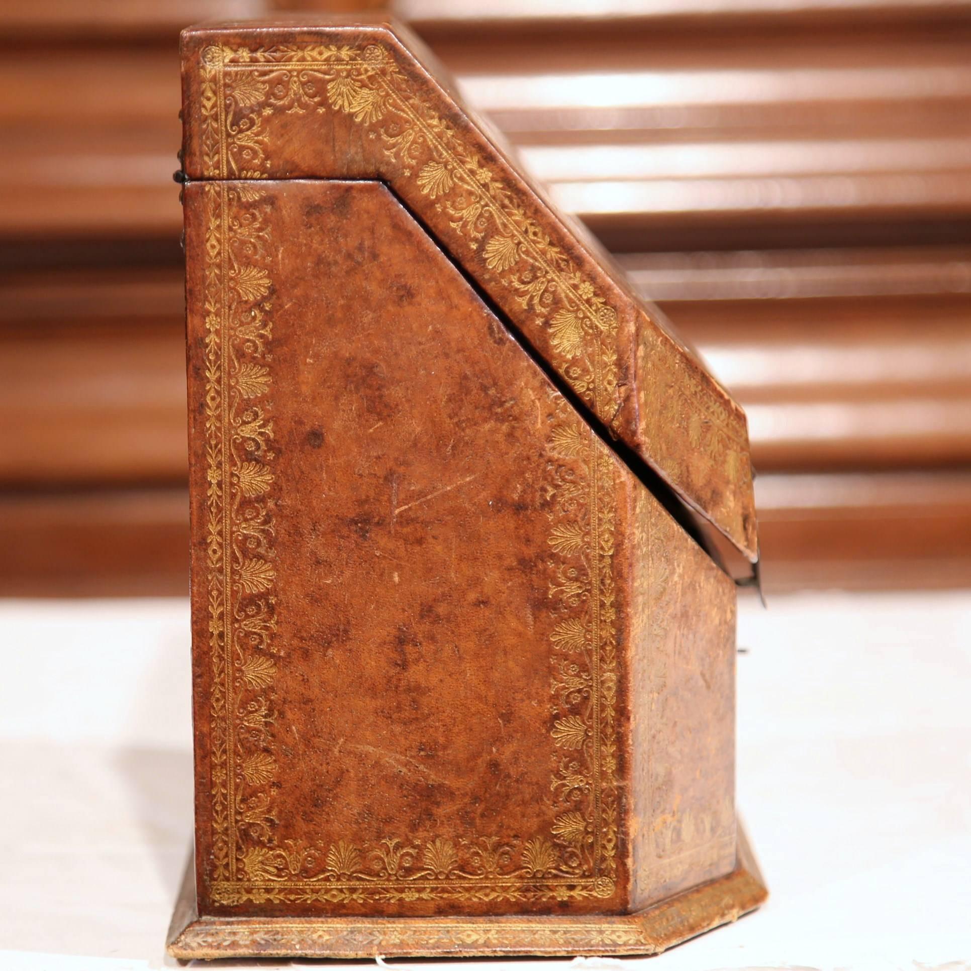19th Century French Letter Holder in Leather with Tooling and Coat of Arms 4