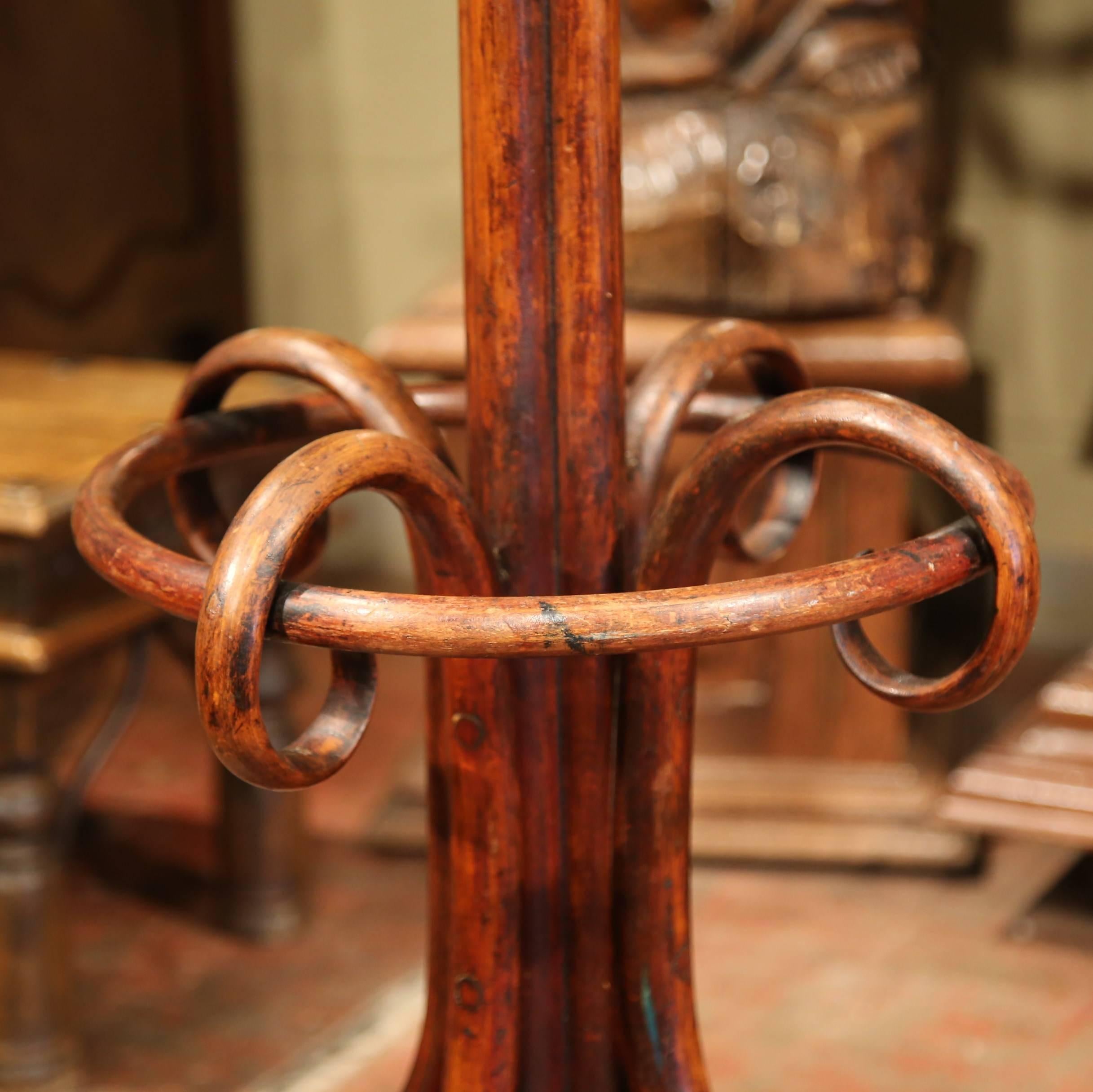 Hand-Crafted Early 20th Century French Bentwood Swivel Hall Tree with 16 Hooks, Thonet Style